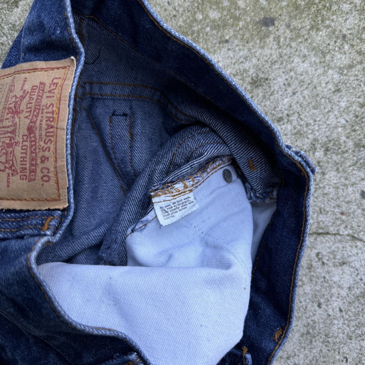 Levi's Vintage 80s Levi's 563 Dark Wash Bootcut Jeans 24x32 Size 24" / US 00 / IT 34 - 7 Thumbnail
