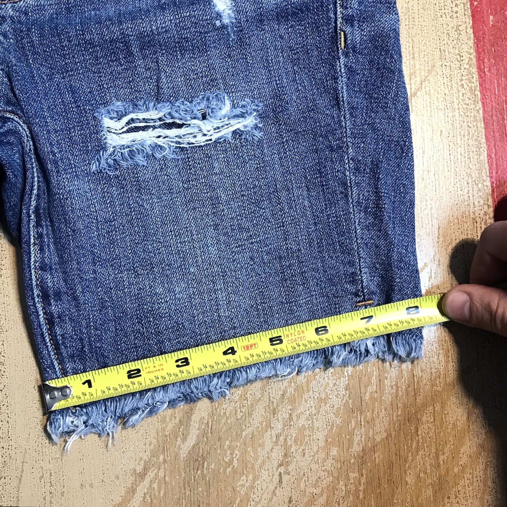 American Eagle Outfitters American Eagle Outfitters Shorts Denim Blue 00 Regular 7 in Inseam 7.5 in Rise Medium Wash Distressed Raw Hem 5-Pocket Zipper Button Womens Shorts Size 24" / US 00 / IT 34 - 6 Thumbnail