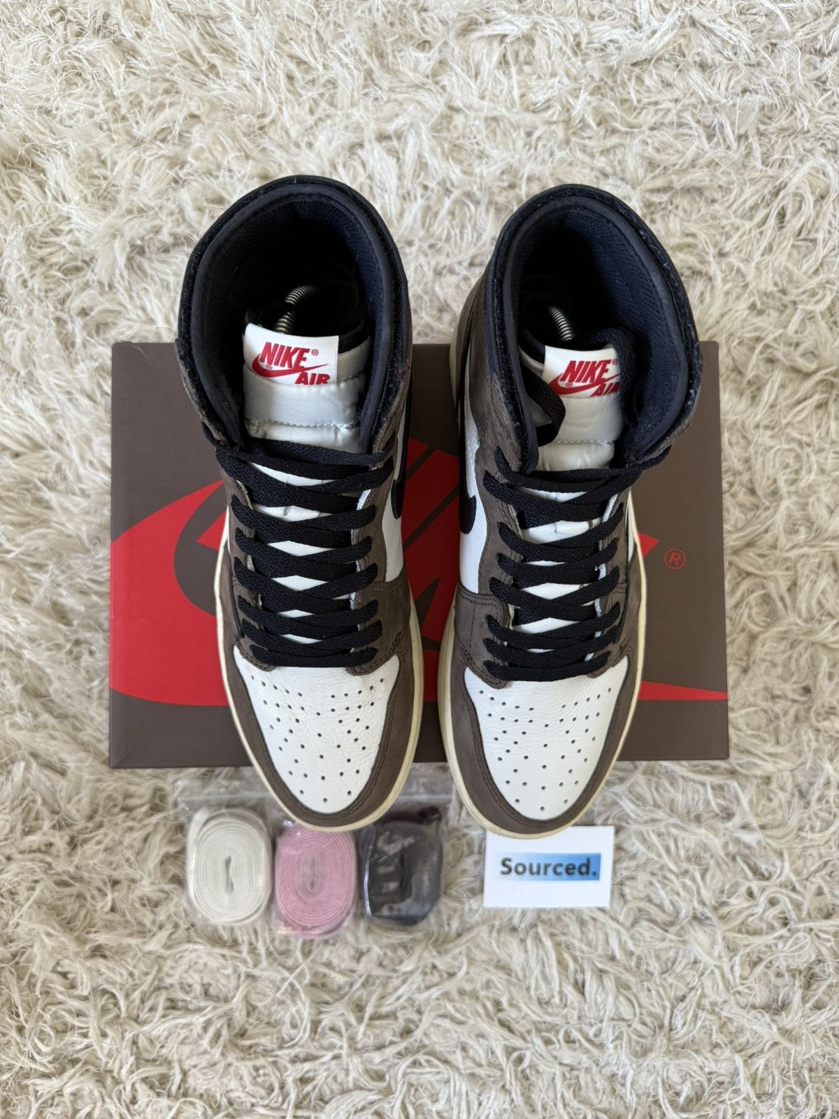 Nike × Travis Scott Air Jordan 1 High x Travis Scott Mocha OG | UK 8 | Size US 8 / EU 41 - 3 Thumbnail
