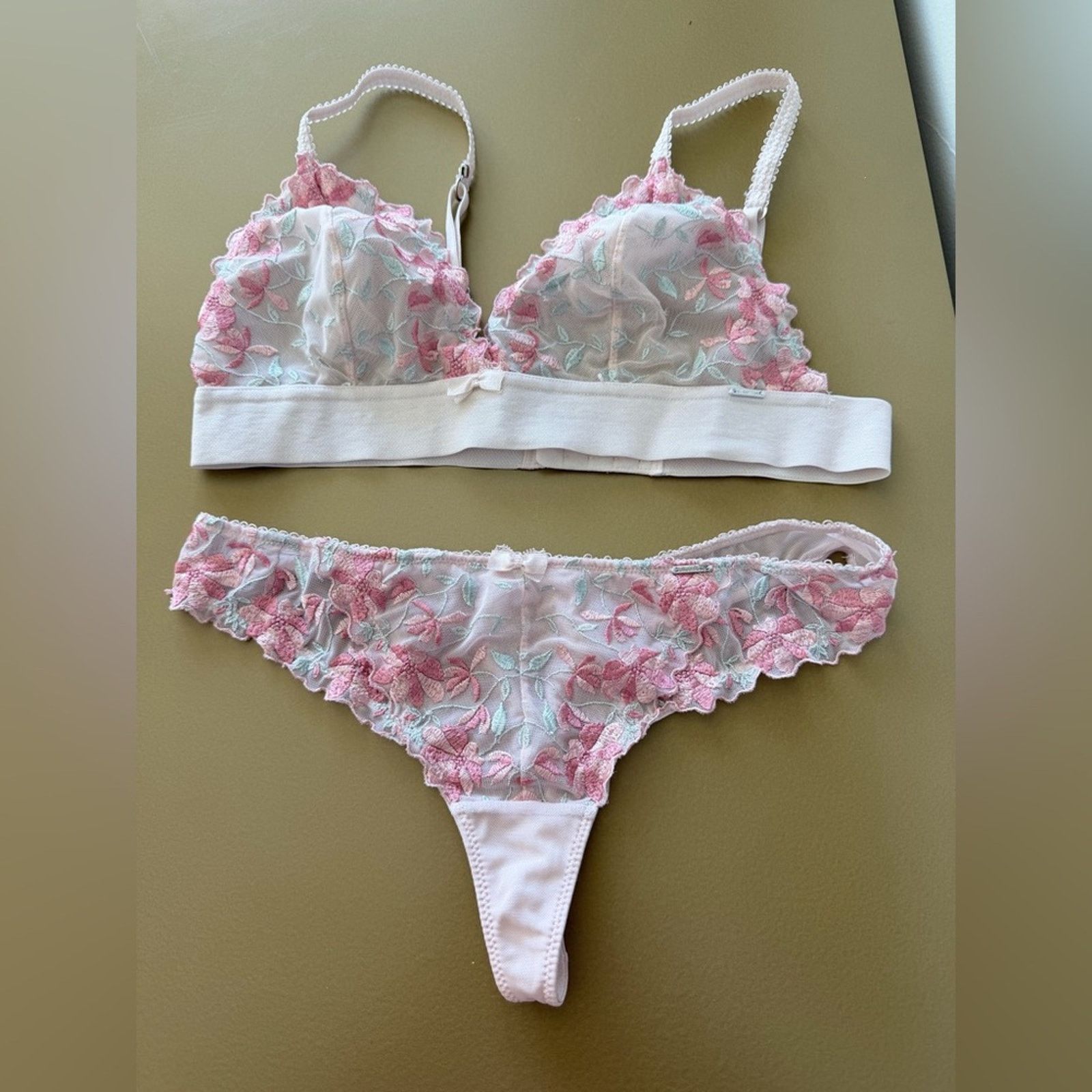 Other Pink Floral Lace Bralette and Pantues Set. Bra M panties S Size ONE SIZE - 8 Thumbnail