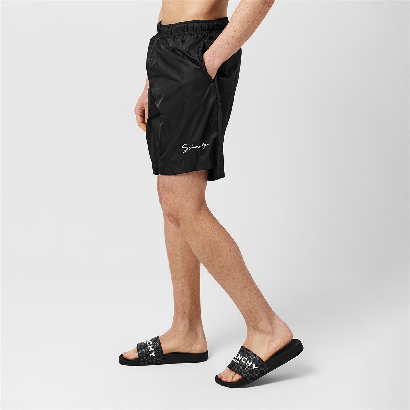 Givenchy o1g2r1mq0426 Swim Shorts in Black Size US 32 / EU 48 - 3 Thumbnail