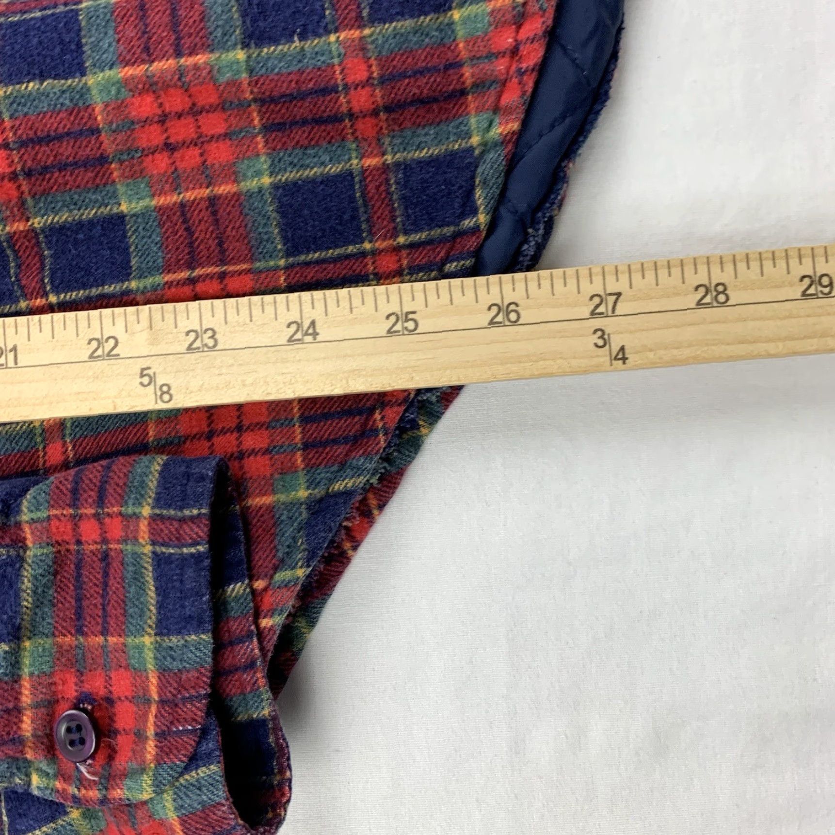 Vintage VINTAGE Grizzly Shirt Adult Medium Red Plaid Flannel Quilted 90s USA Mens Button-Up Size US M / EU 48-50 / 2 - 7 Thumbnail