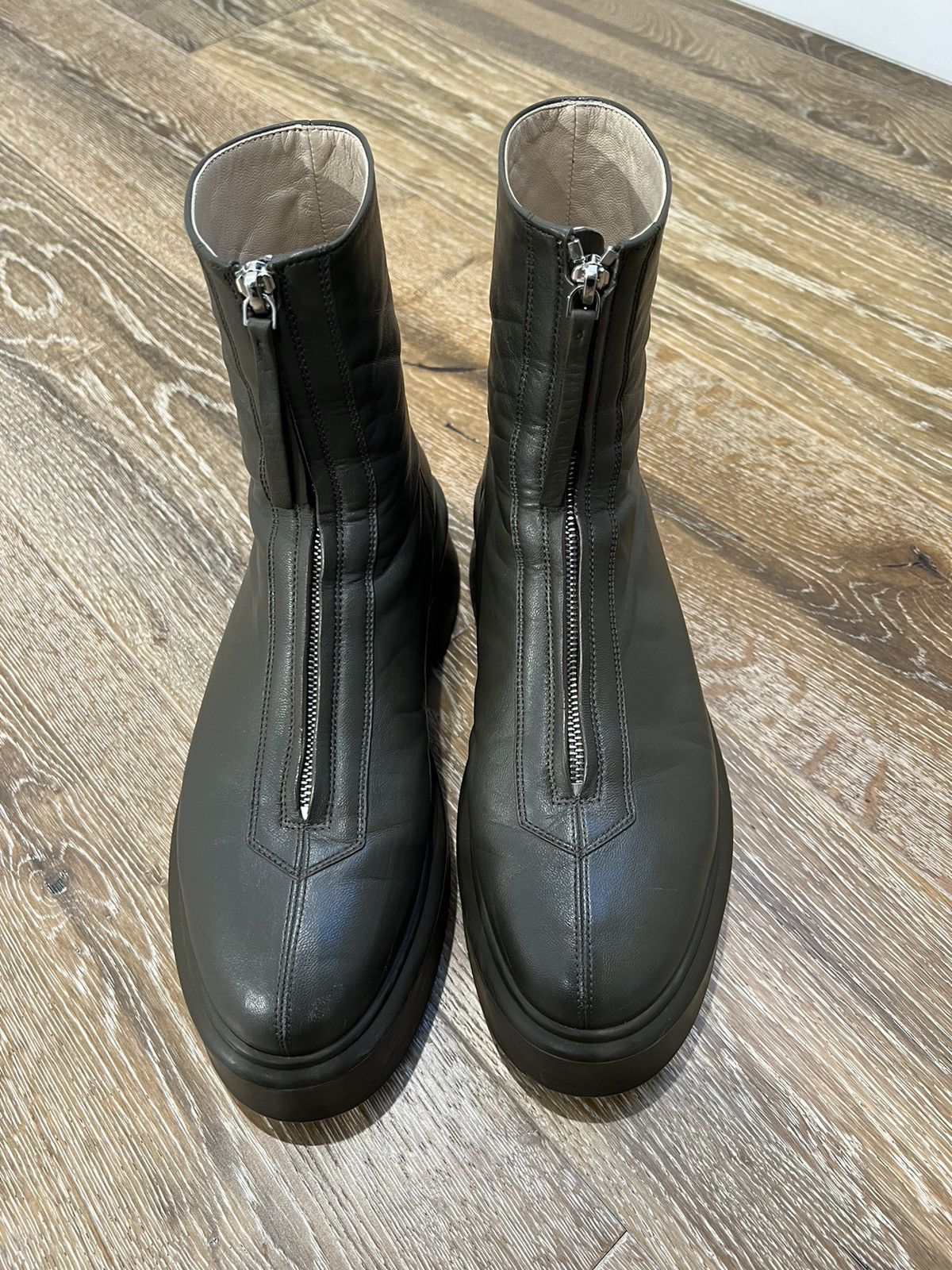 The Row The row zipped boot 1 in leather Size US 9 / EU 42 - 2 Thumbnail
