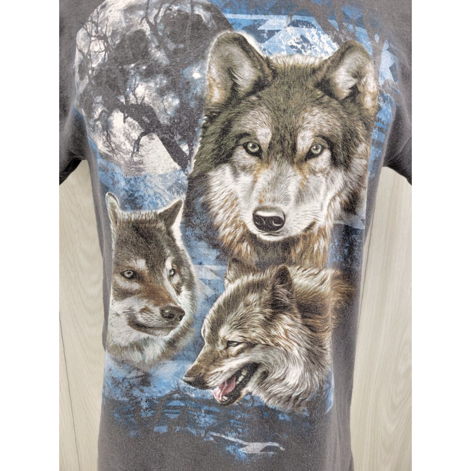 Jerzees VINTAGE 90s Wolves Moon Mens T-Shirt Regular Fit Short Sleeve Gray Wolf Pack Graphic Tee Jerzees Cotton Size US M / EU 48-50 / 2 - 2 Thumbnail