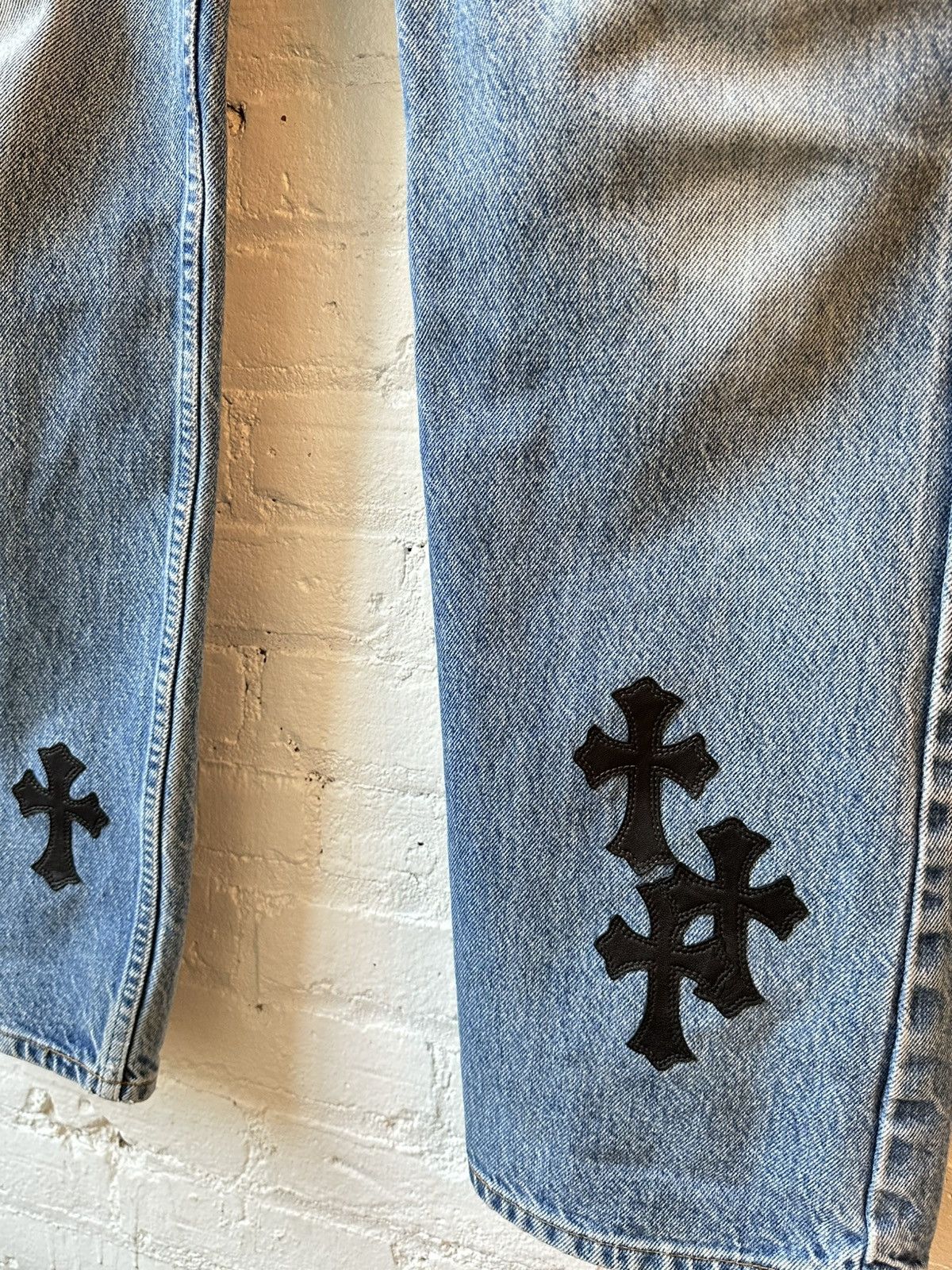 Chrome Hearts × Levi's CHROME HEARTS CROSS PATCH DENIM Size US 33 - 3 Thumbnail