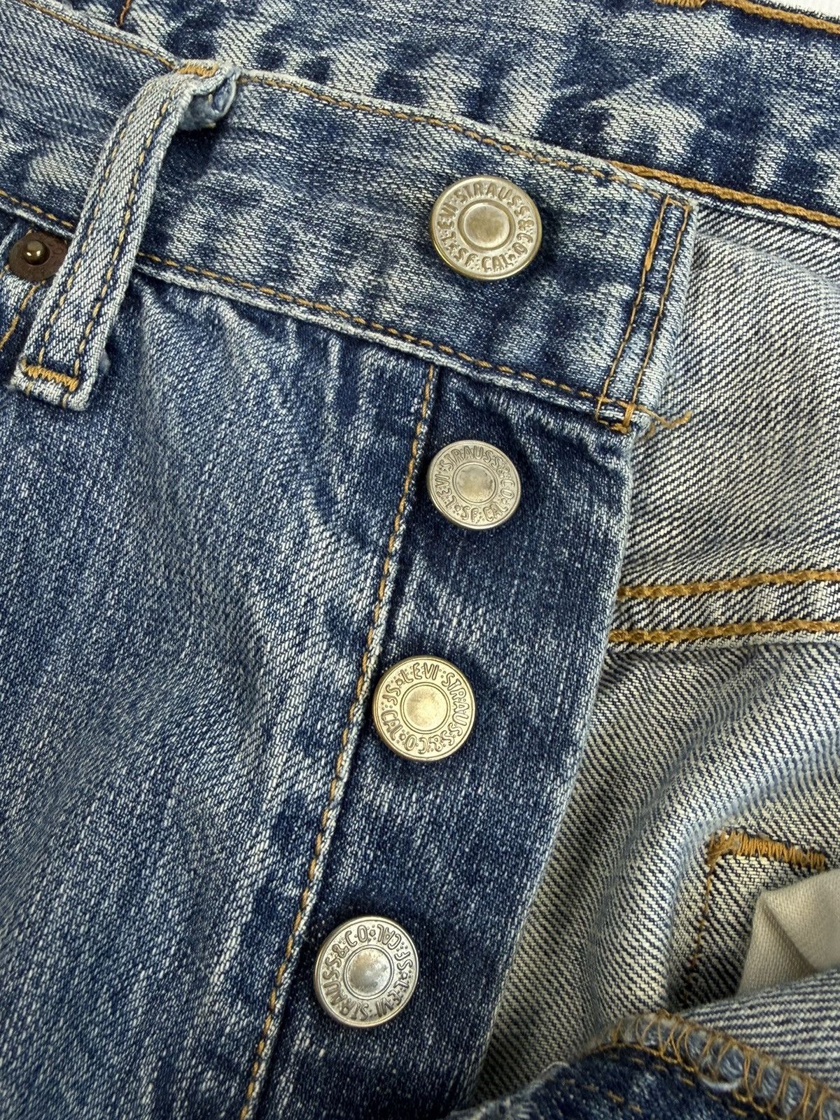 Levi's Vintage Clothing 00s Levi’s 501 Vintage Japan Distressed Washed Blue Jeans Size US 31 - 17 Thumbnail