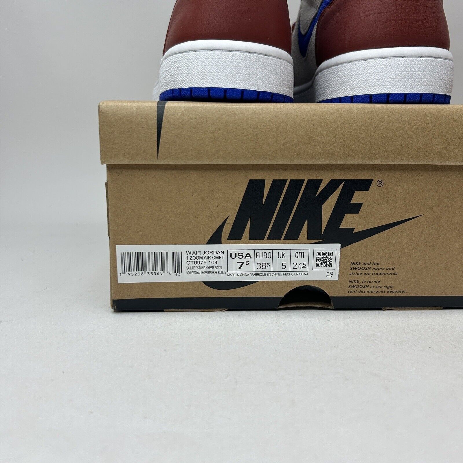Jordan Brand Nike Jordan 1 High Zoom Air CMFT WMNS “Team Red/Redstone” Size US 7.5 / IT 37.5 - 5 Thumbnail