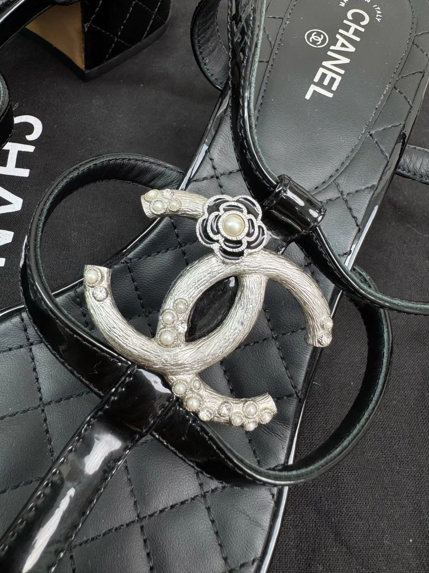 Chanel Chanel Authentic Sandals FR 39 2-3 wears cleaned Size US 8 / IT 38 - 2 Thumbnail