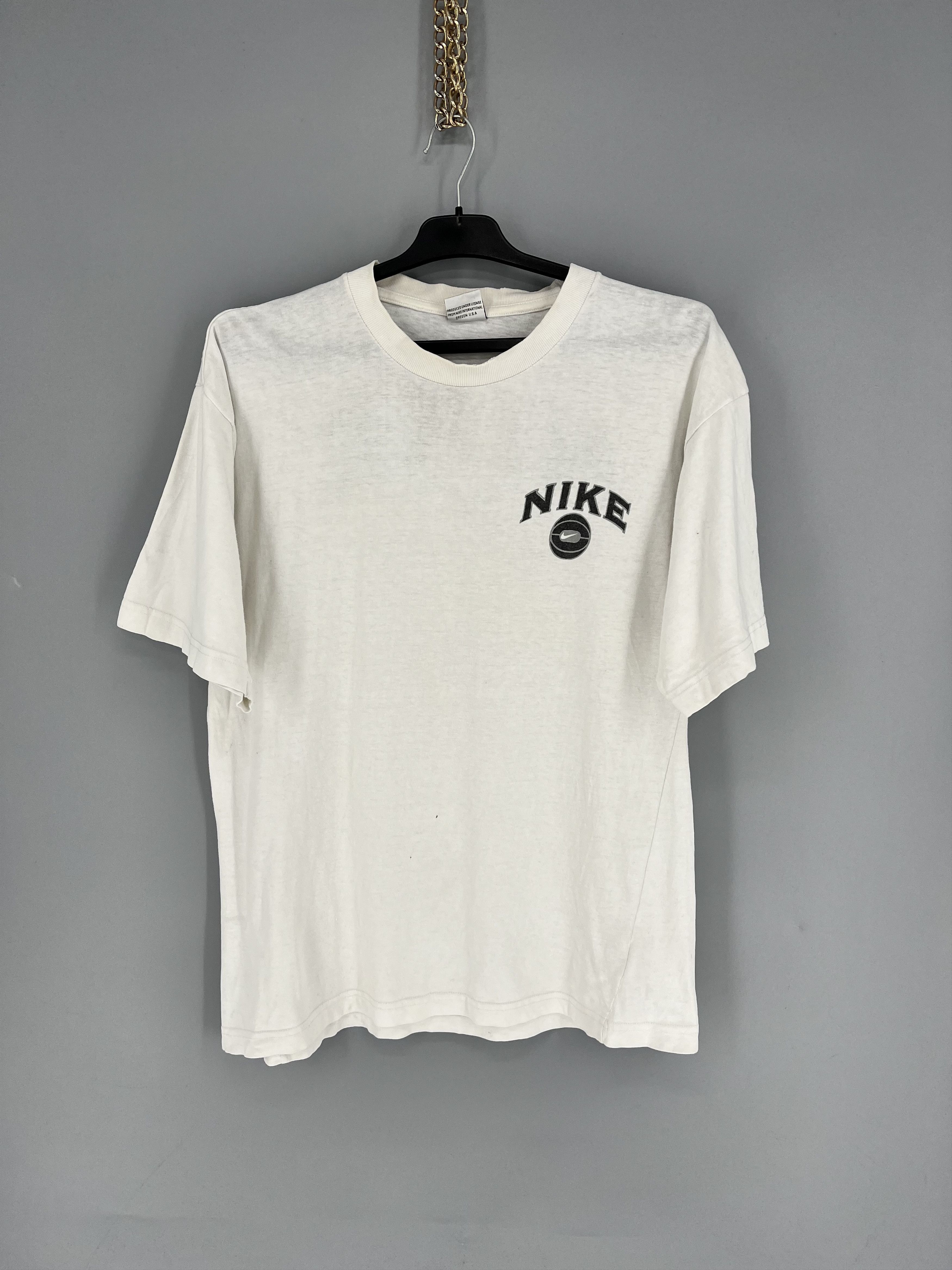 Nike Vintage 90s Nike Basketball T-Shirt Big Swoosh Logo Y2K Size US L / EU 52-54 / 3 - 2 Thumbnail
