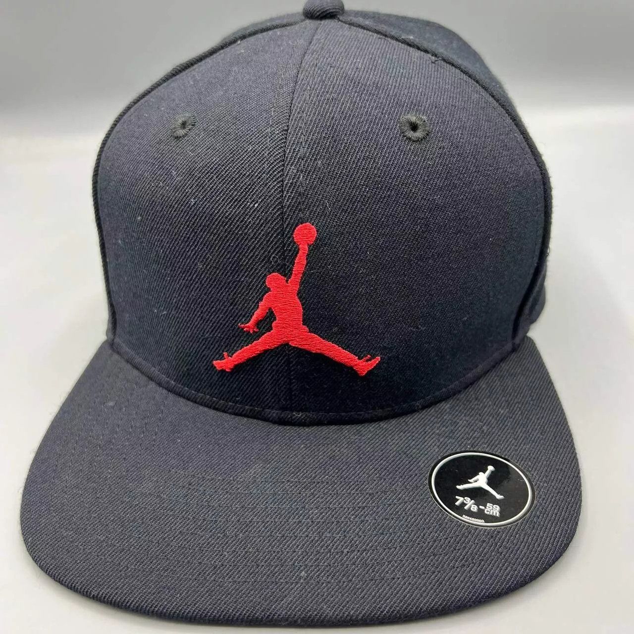 Jordan Brand Air Jordan Hat Men 7 3/8 Embroidered Red Logo Jumpman Fitted Size ONE SIZE - 1 Thumbnail