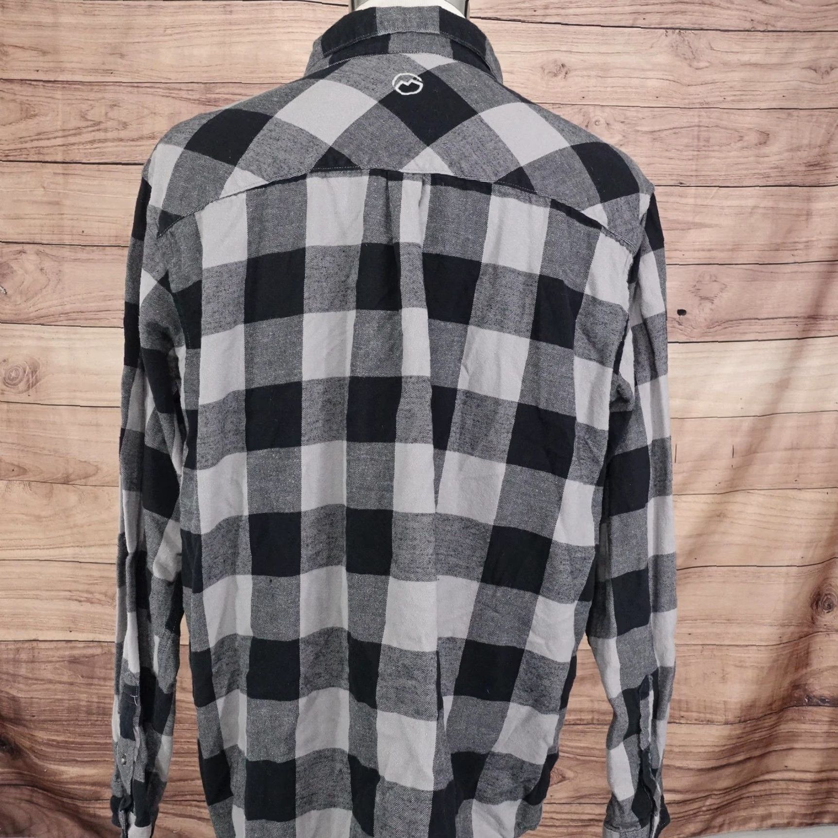 Vintage Magellan Outdoors Men’s Flannel Shirt XL Black Gray Plaid Long Sleeve Casual Outdoor Classic Fit Size US XL / EU 56 / 4 - 4 Thumbnail