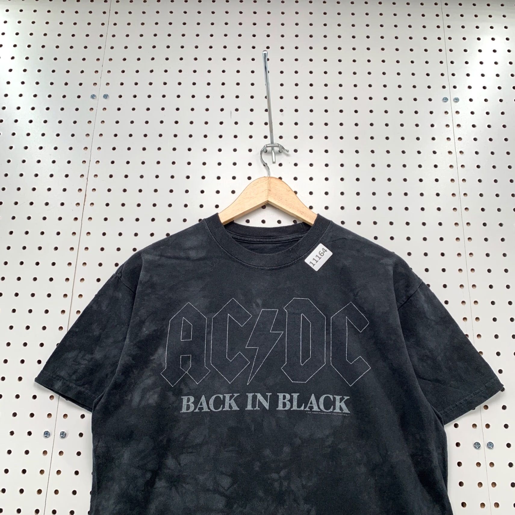 Liquid Blue VINTAGE Liquid Blue AC/DC Back In Black Shirt Mens M Blue Band Music 80s 90s Shirt Mens Size US M / EU 48-50 / 2 - 2 Thumbnail