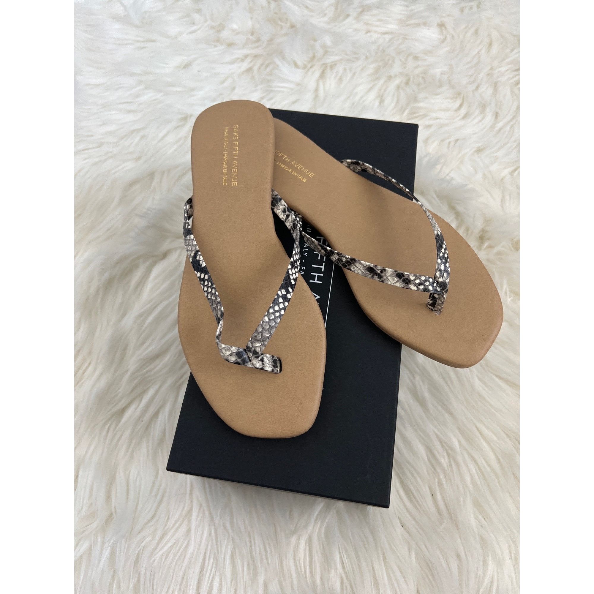 Saks Fifth Avenue Saks Fifth Avenue Snake Print Leather Flip Flops Luxury Beac Size US 8 / IT 38 - 1 Thumbnail