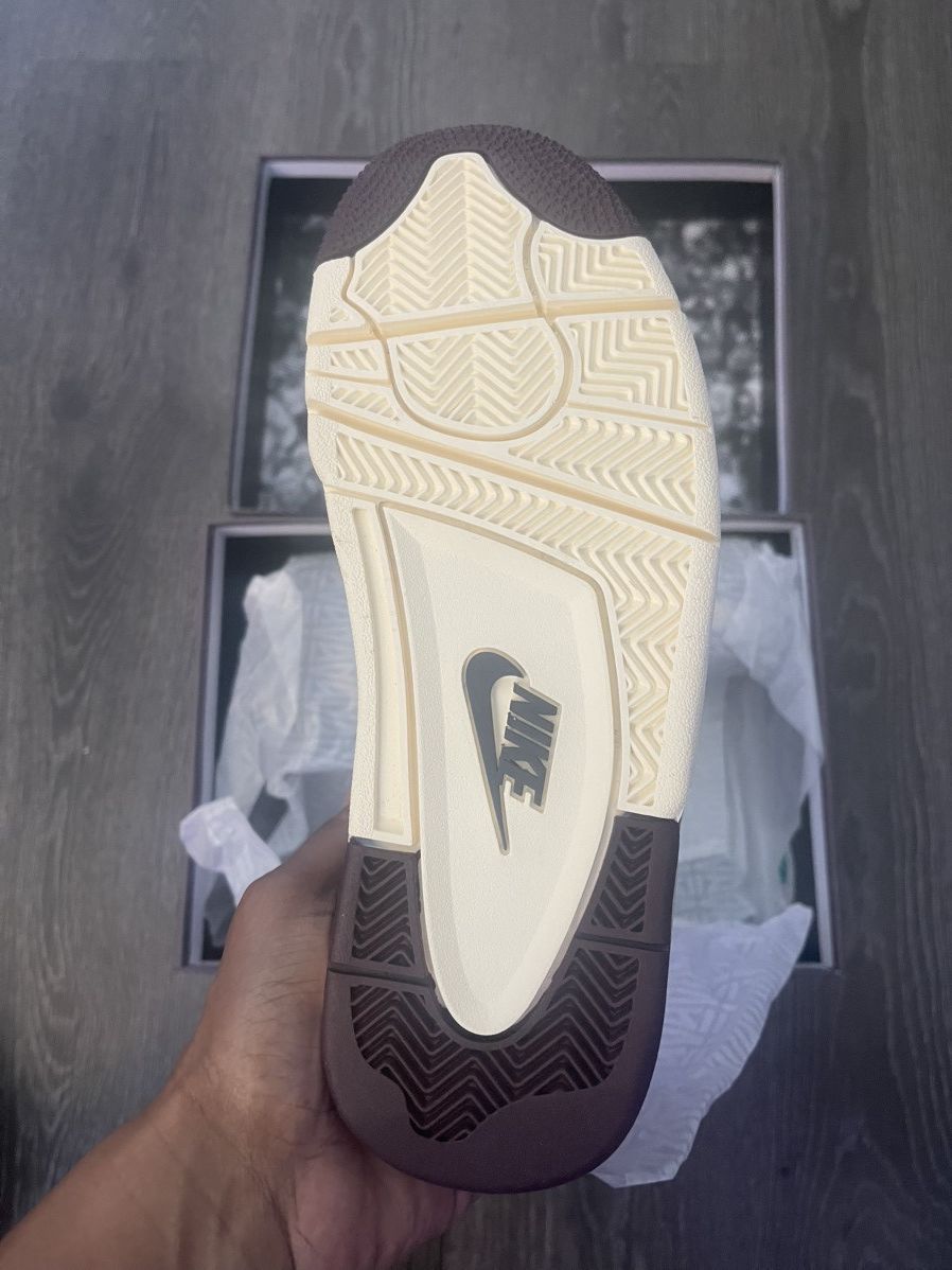 A Ma Maniere × Jordan Brand A Ma Maniere Jordan 4 “Violet Ore” Size 7 Size US 7 / EU 40 - 7 Thumbnail