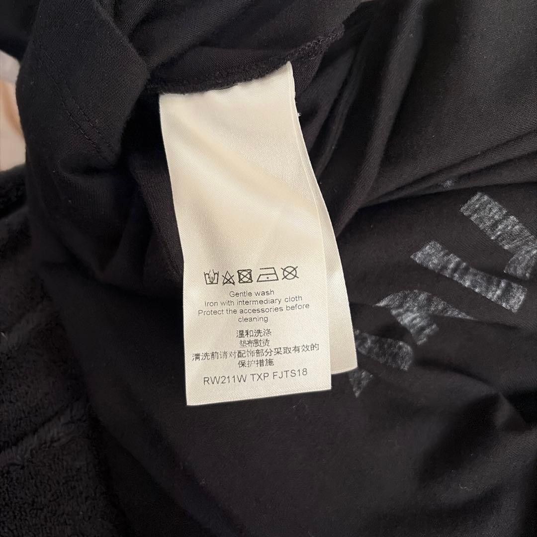 Louis Vuitton Louis Vuitton Black Inverted Logo T-Shirt with Chain Size US M / EU 48-50 / 2 - 5 Thumbnail