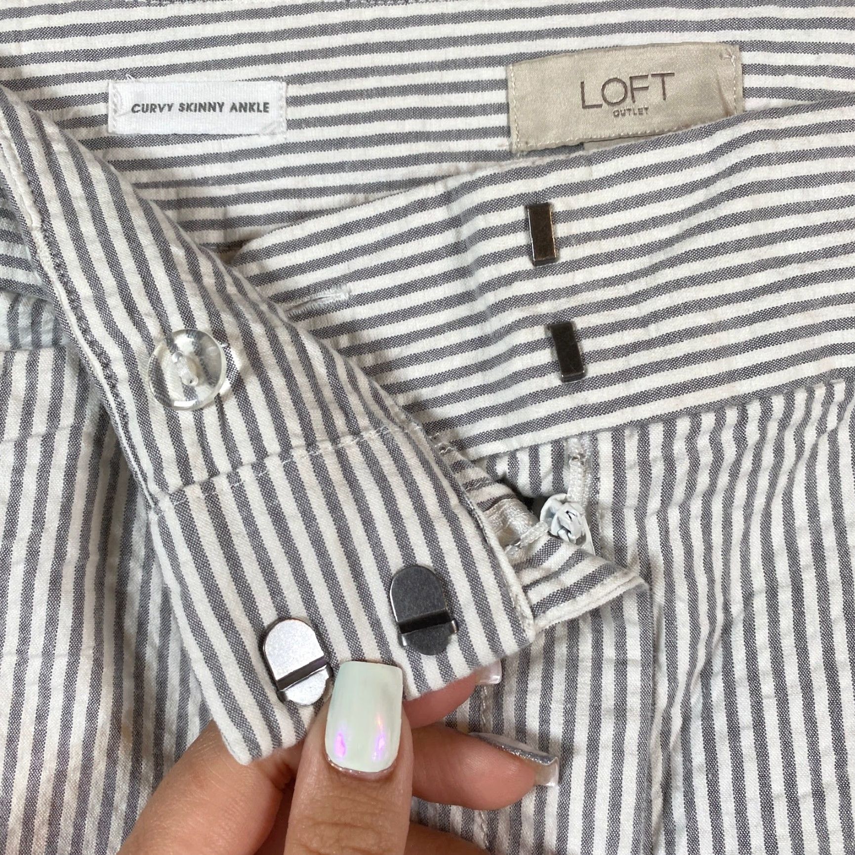 Loft LOFT Womens Pants White Gray Striped Seersucker Cropped Ankle Cotton Blend 8 Size 24" / US 00 / IT 34 - 6 Thumbnail