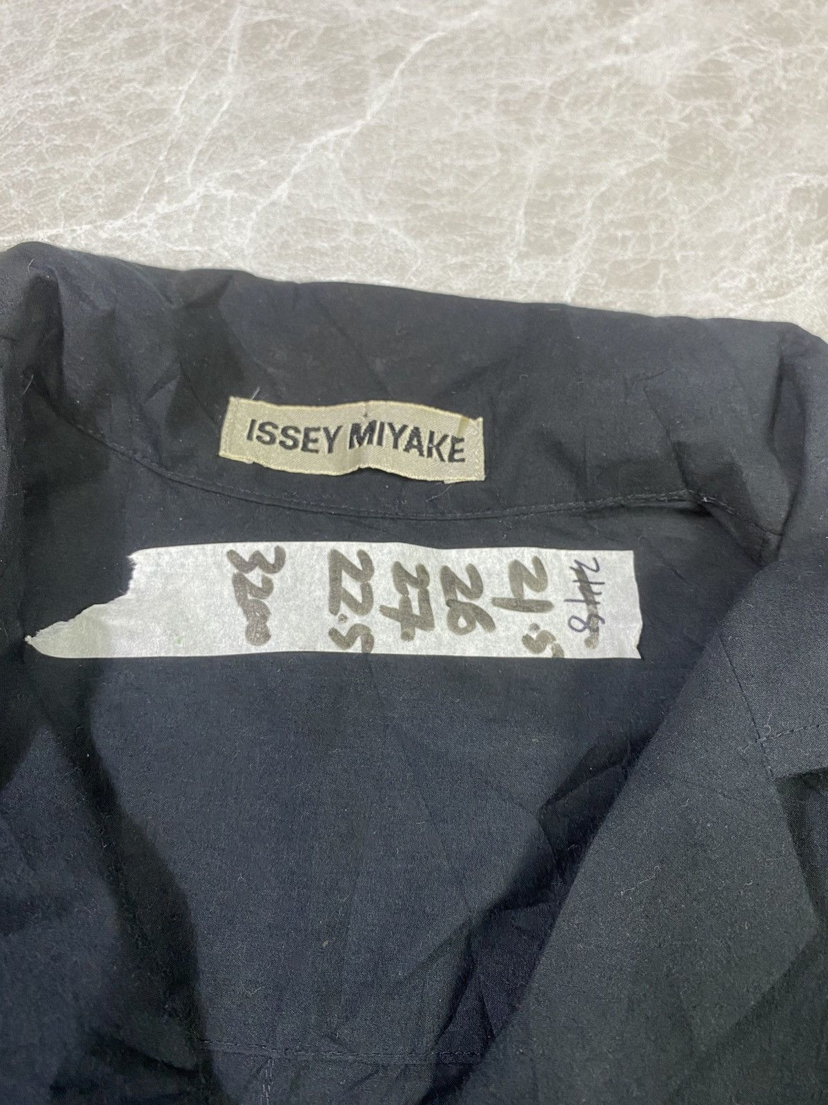 Issey Miyake Distressed issey miyake size L japanese brand Size US L / EU 52-54 / 3 - 6 Thumbnail