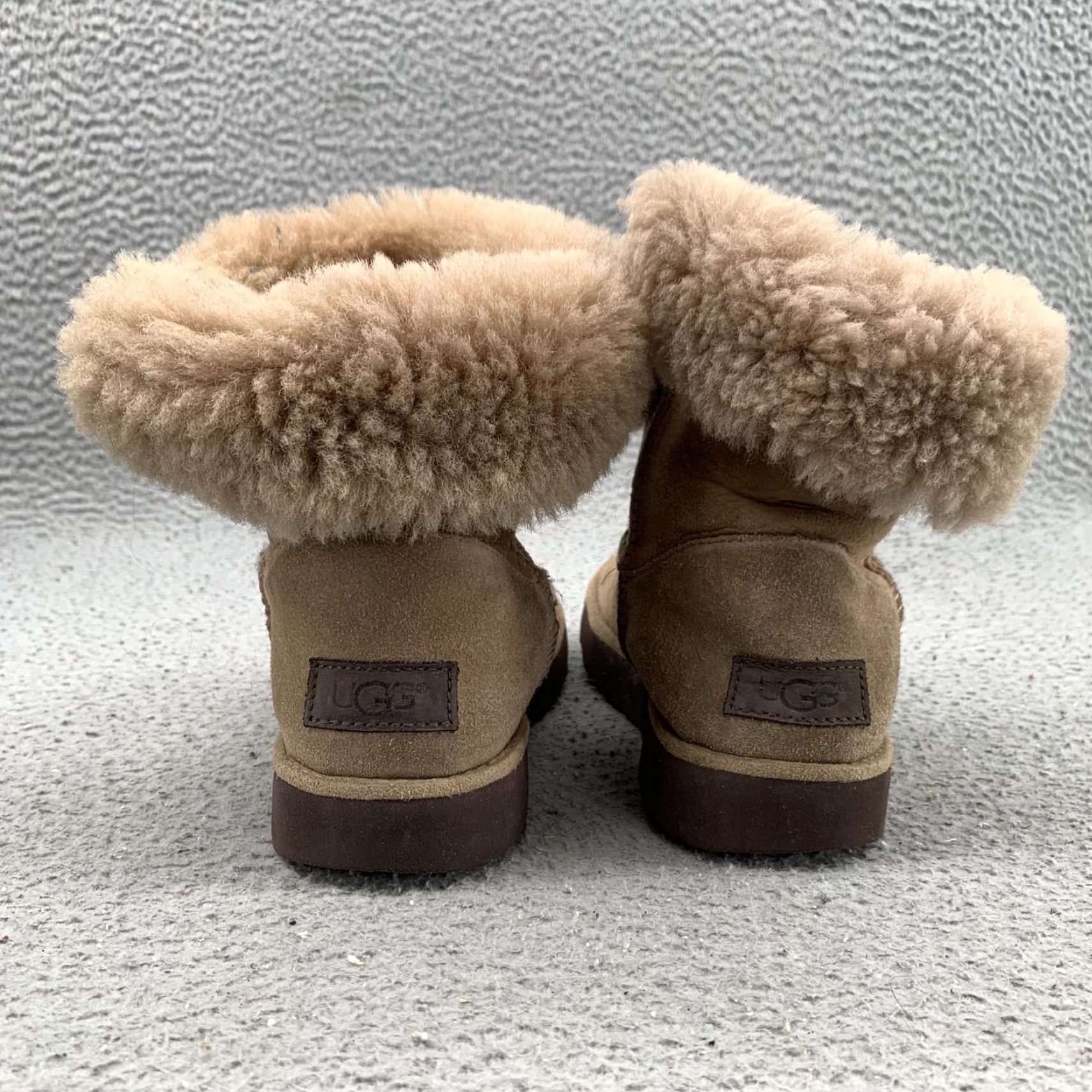 Ugg UGG Boots Women's 5 Beige Ankle Suede Leather Shearling Lined Winter Chic Size US 5 / IT 35 - 6 Thumbnail