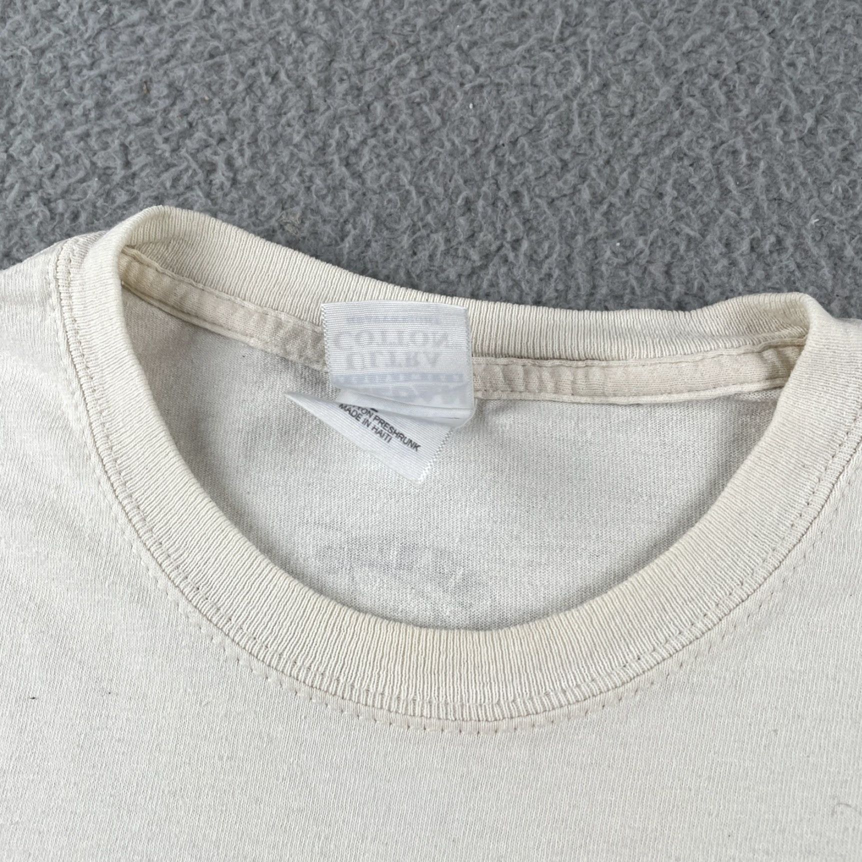 Gildan VINTAGE Gildan Mens Large White T Shirt Moles Go Round Mole Day 2005 Y2K Tee Size US L / EU 52-54 / 3 - 5 Thumbnail
