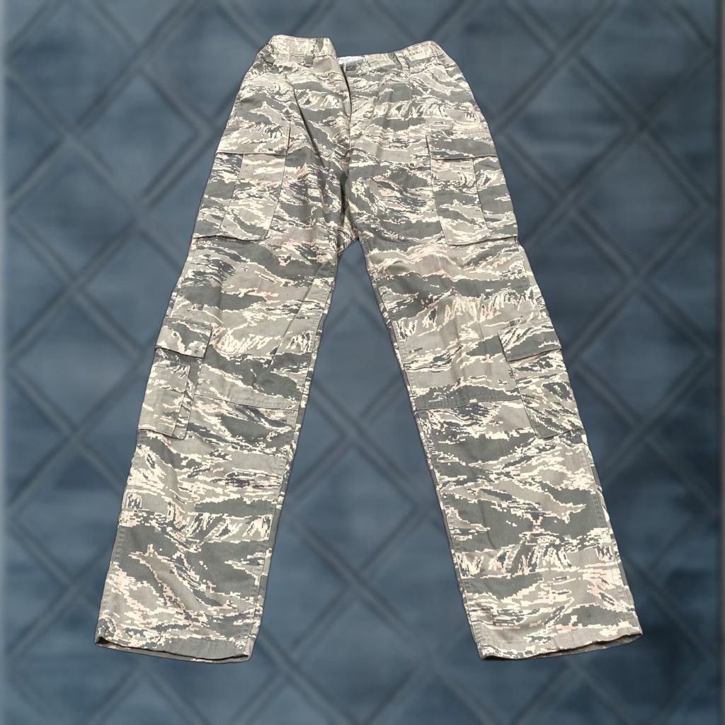Vintage Propper International Cargo Pants Mens 32x32 Green Camouflage Air Force Utility Pants Size US 32 / EU 48 - 1 Thumbnail