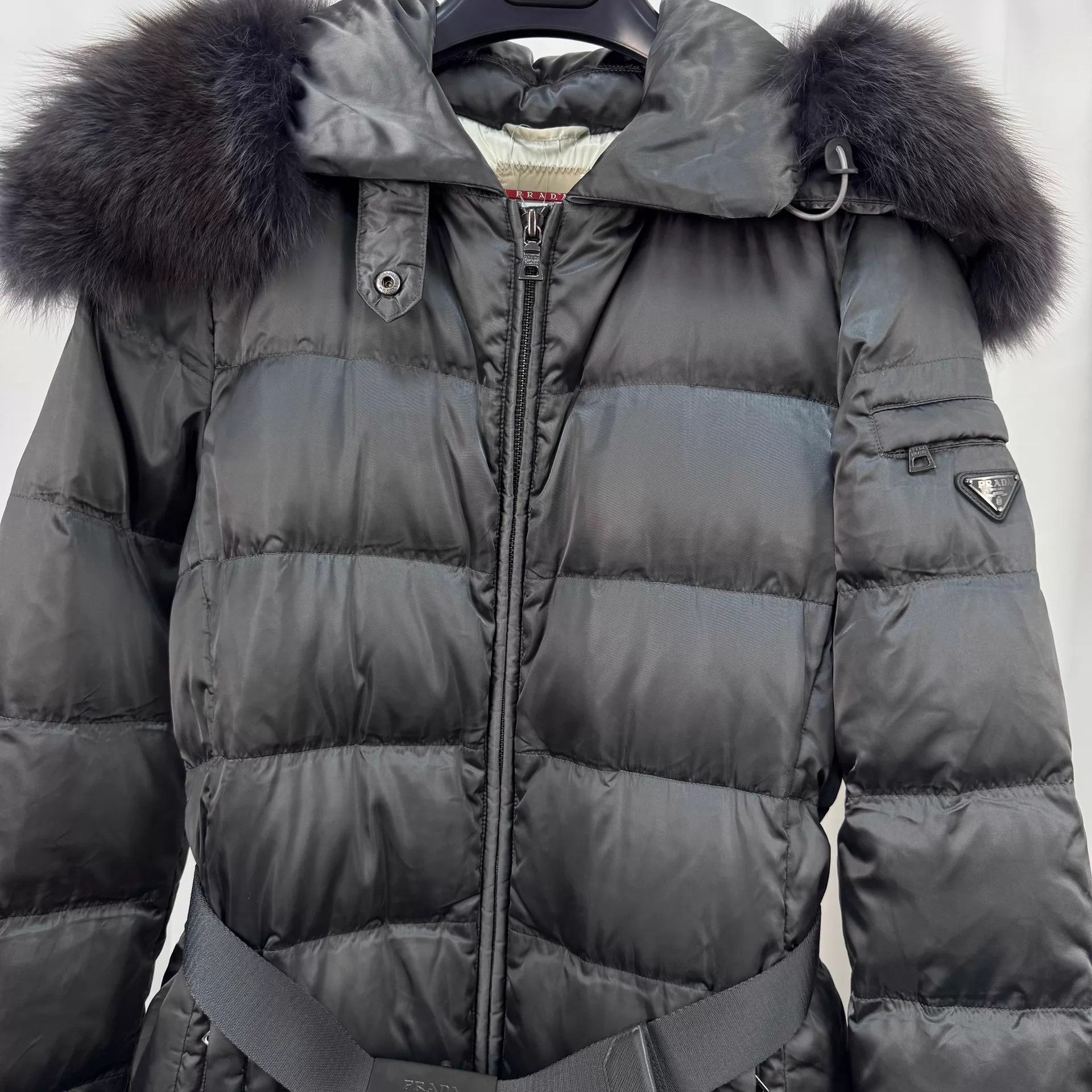 Prada Prada Triangle Logo Fur Collar Down Jacket 38 98New Size XS / US 0-2 / IT 36-38 - 3 Thumbnail