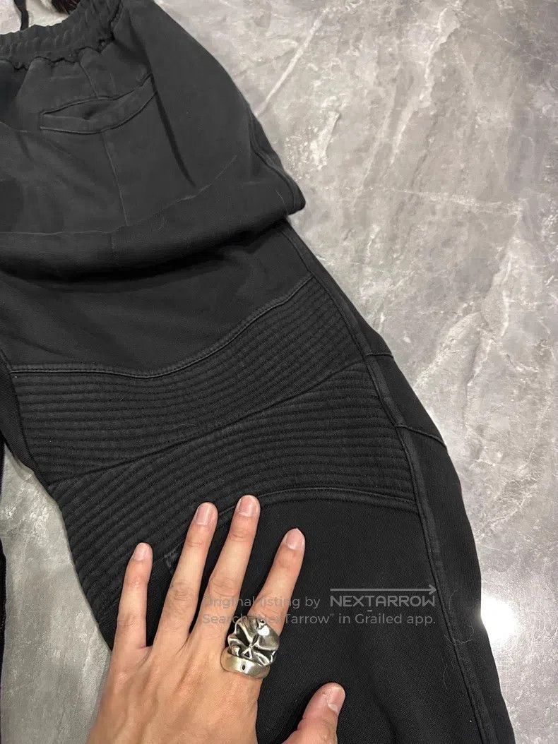 Haider Ackermann Haider Ackermann size L Black Pleated Tapered Pants Size US 26 / EU 42 - 6 Thumbnail