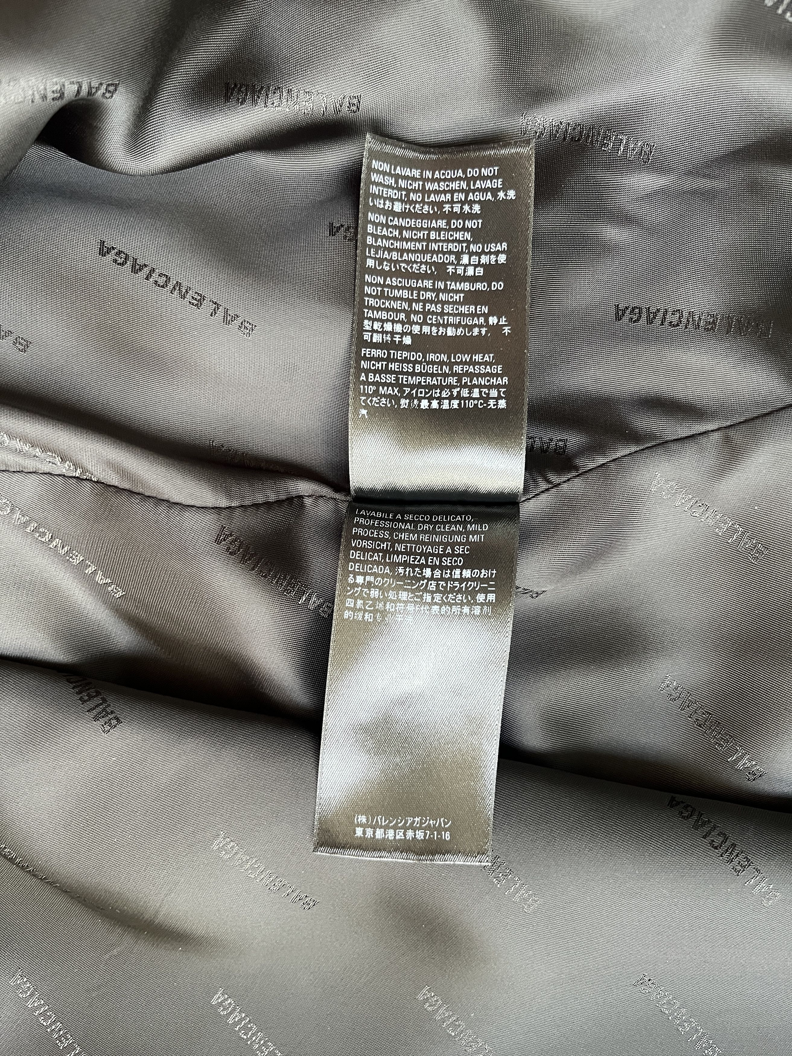 Balenciaga Balenciaga Crepe Hooded Coat Size 50 AW19 Size US L / EU 52-54 / 3 - 11 Thumbnail