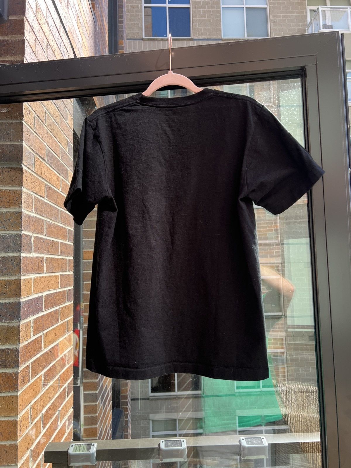 Kaws × Peanuts × Uniqlo Snoopy Pocket Tee Size US S / EU 44-46 / 1 - 3 Thumbnail