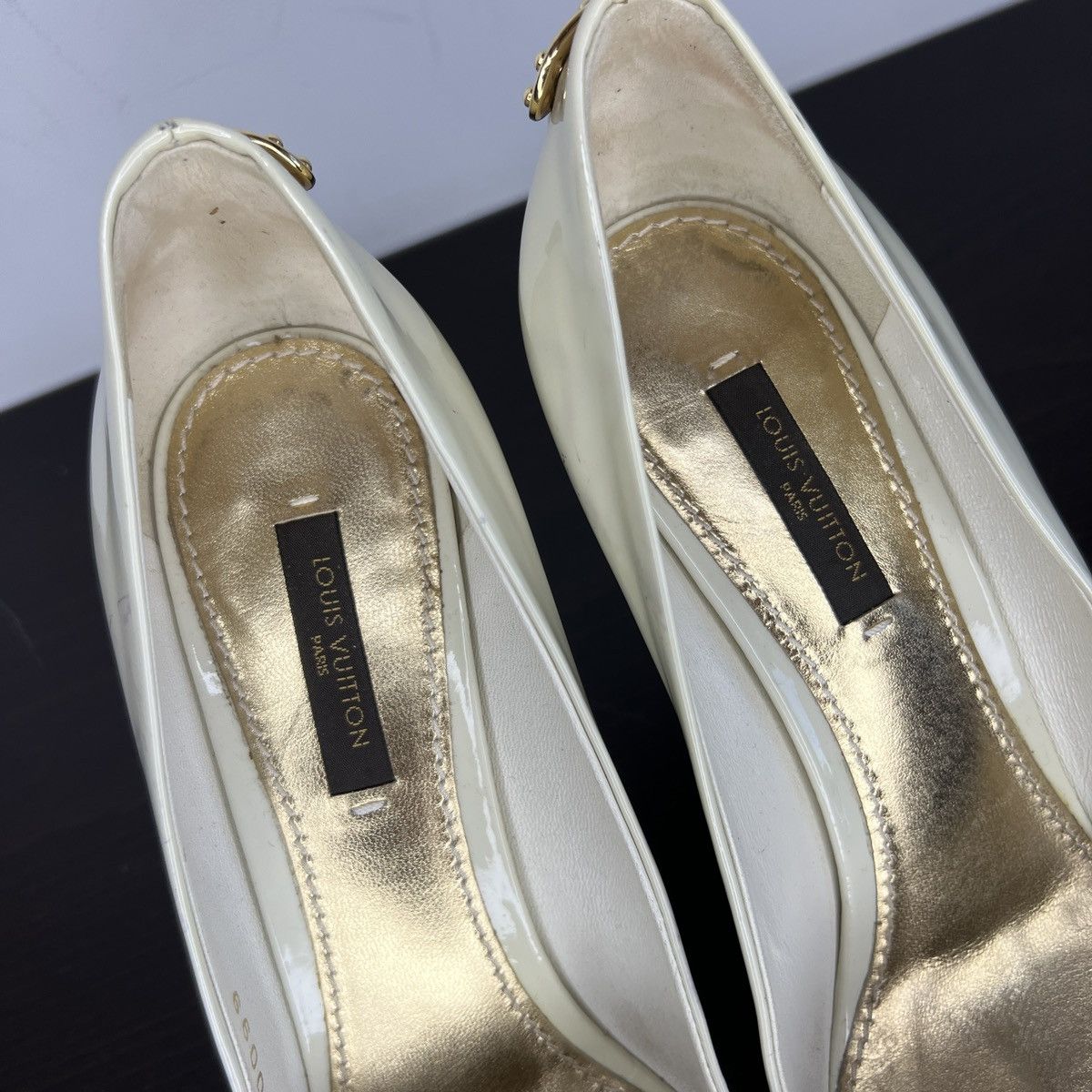 Louis Vuitton Louis Vuitton Patent Leather Beige Heels Shoes Y2K Padlock Size US 5.5 / IT 35.5 - 6 Thumbnail