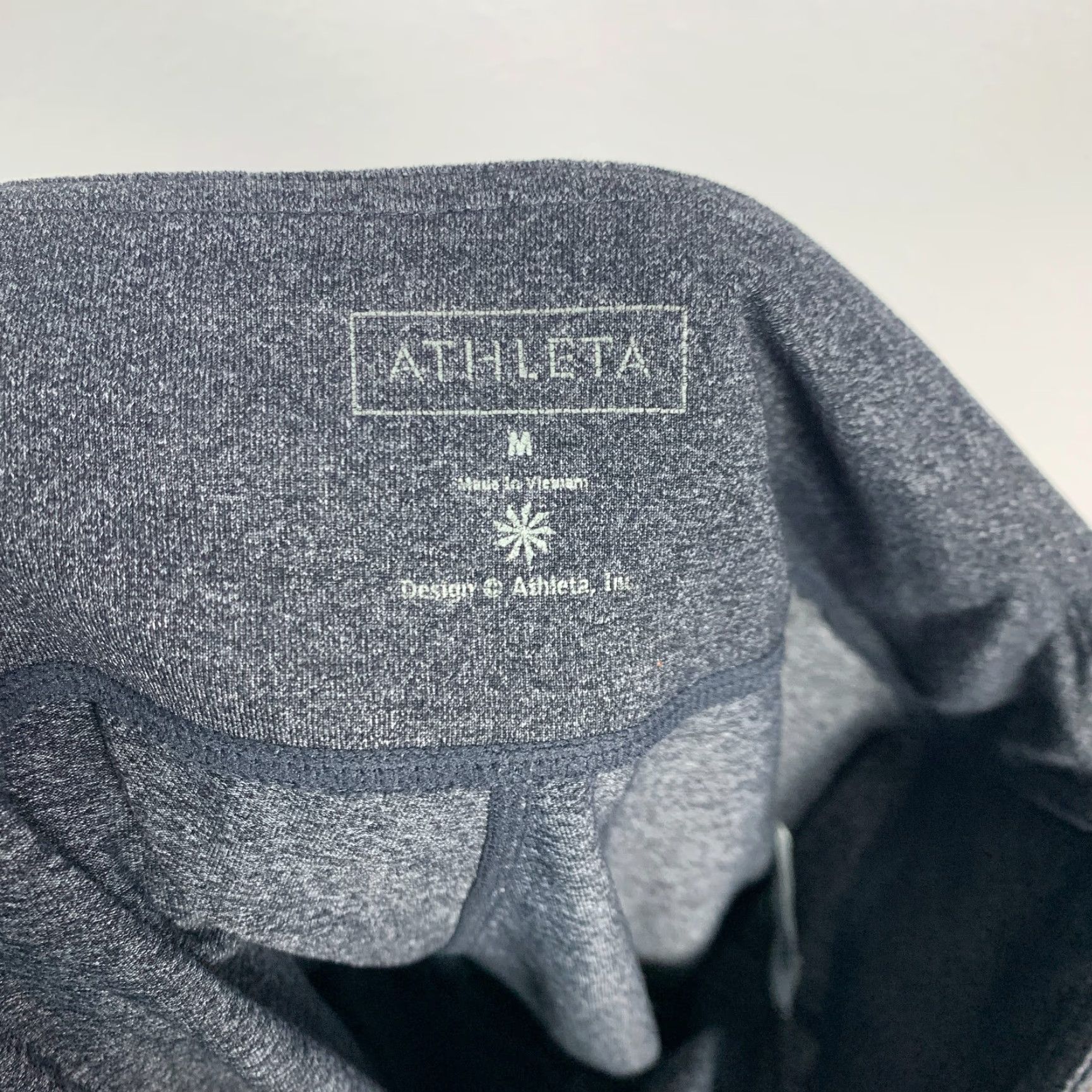 Athleta Athleta Power Up Ananda Split Leg Cropped Pants Leggings 819704 Size Medium Black Womens M Inseam 22” Yoga Activewear Size 32" / US 10 / IT 46 - 7 Thumbnail