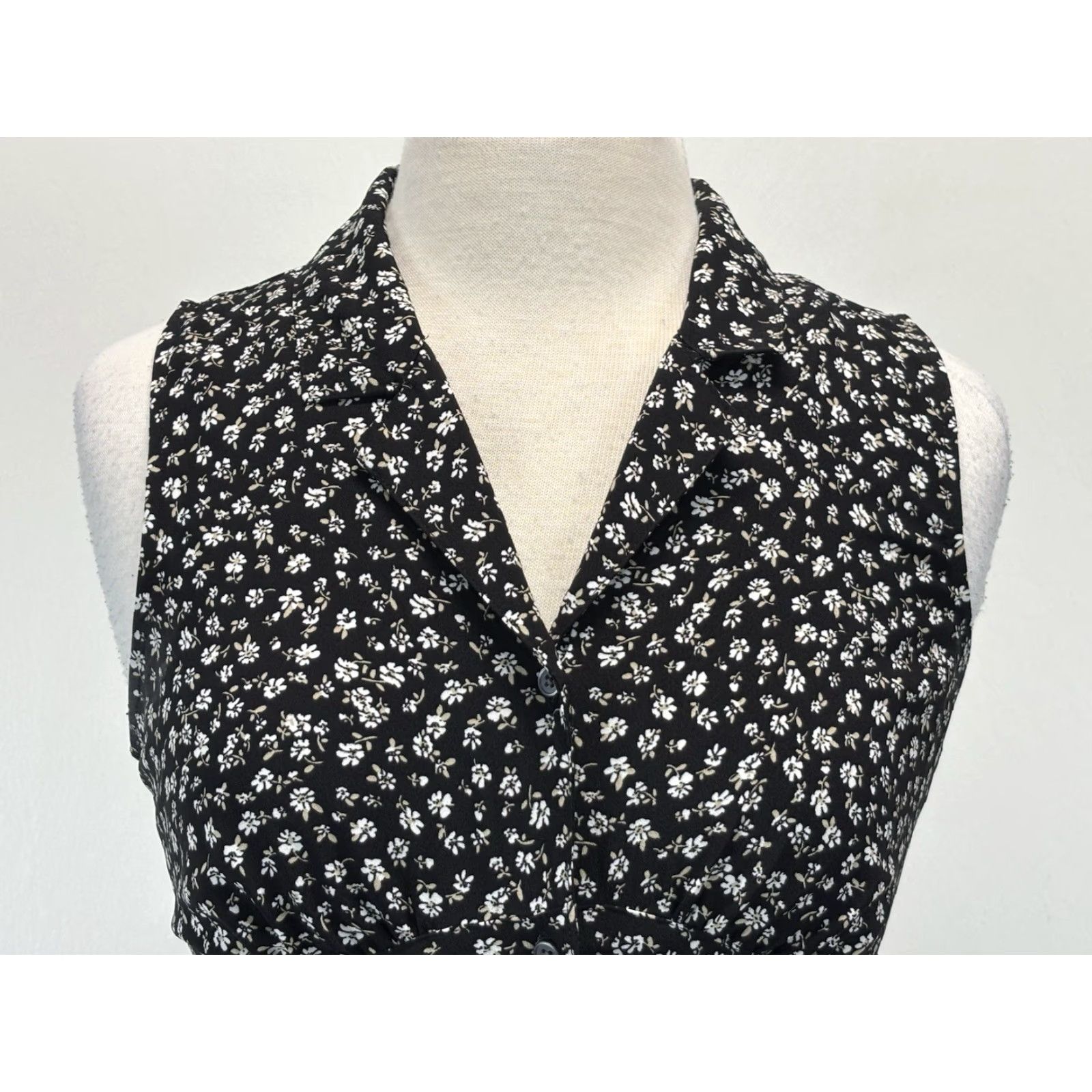 Loft LOFT Outlet Dress Womens Sz 4P Petite Black Ditsy Floral Midi Button Front Cottage Size S / US 4 / IT 40 - 5 Thumbnail
