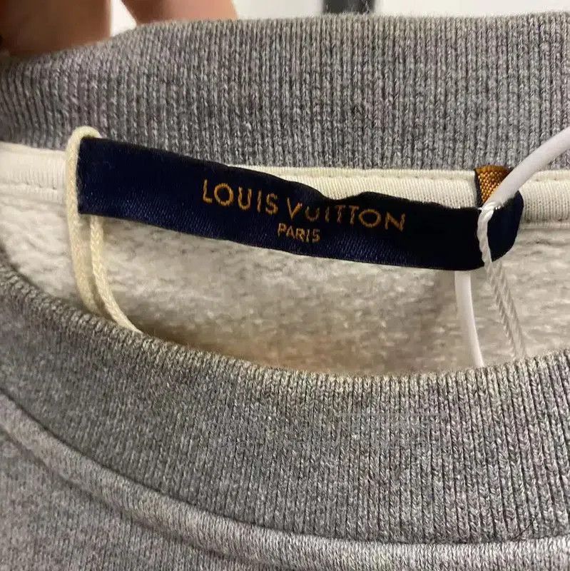 Louis Vuitton Louis Vuitton Gray Cotton Men's Sweatshirt . Size US L / EU 52-54 / 3 - 3 Thumbnail