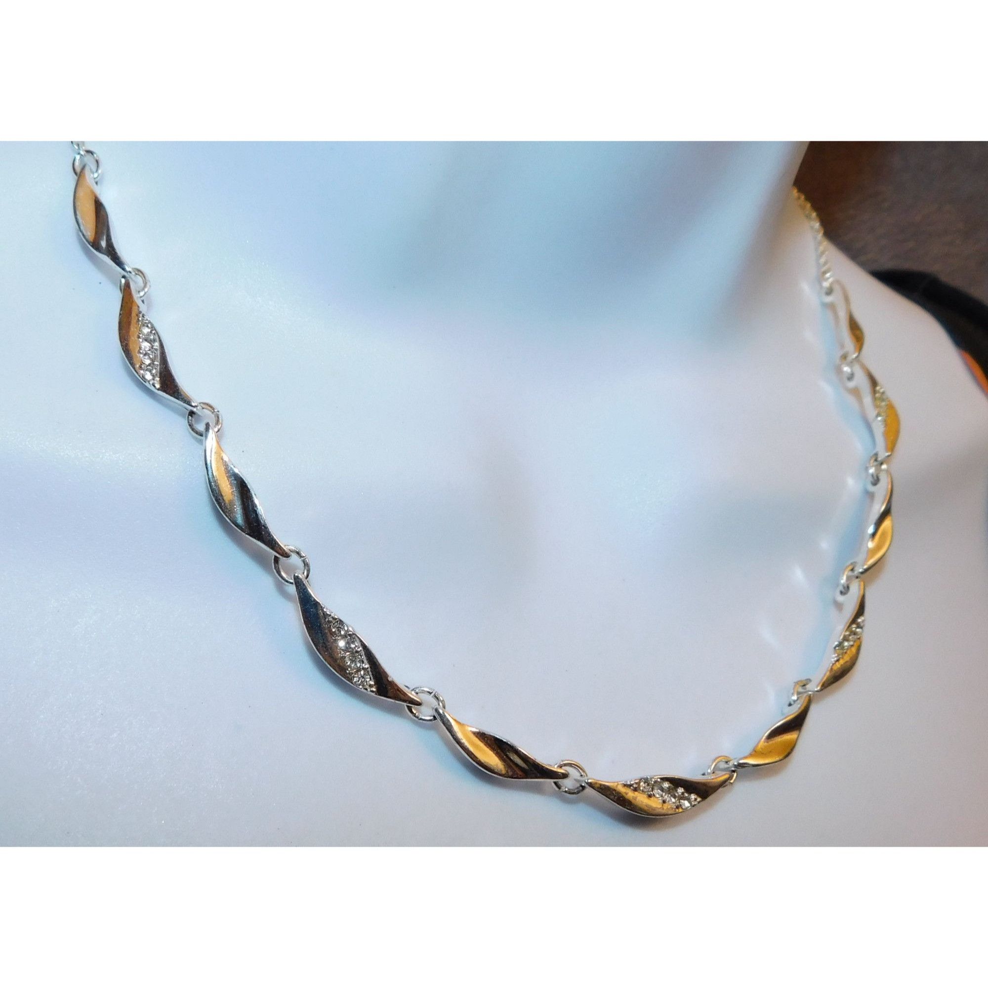 Other Rhinestone Twisted Leaf Link Necklace With Rhinestone Accent Size ONE SIZE - 3 Thumbnail