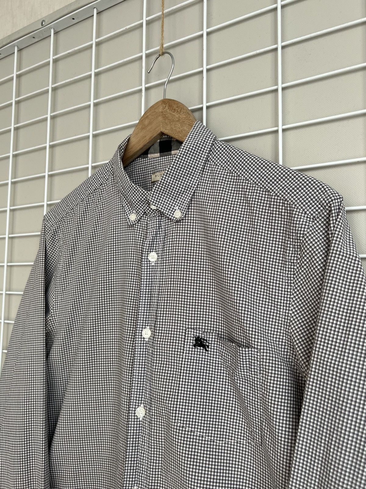 Burberry Burberry Brit Checked Button Down Shirt Mens Size M Logo Size US M / EU 48-50 / 2 - 4 Thumbnail