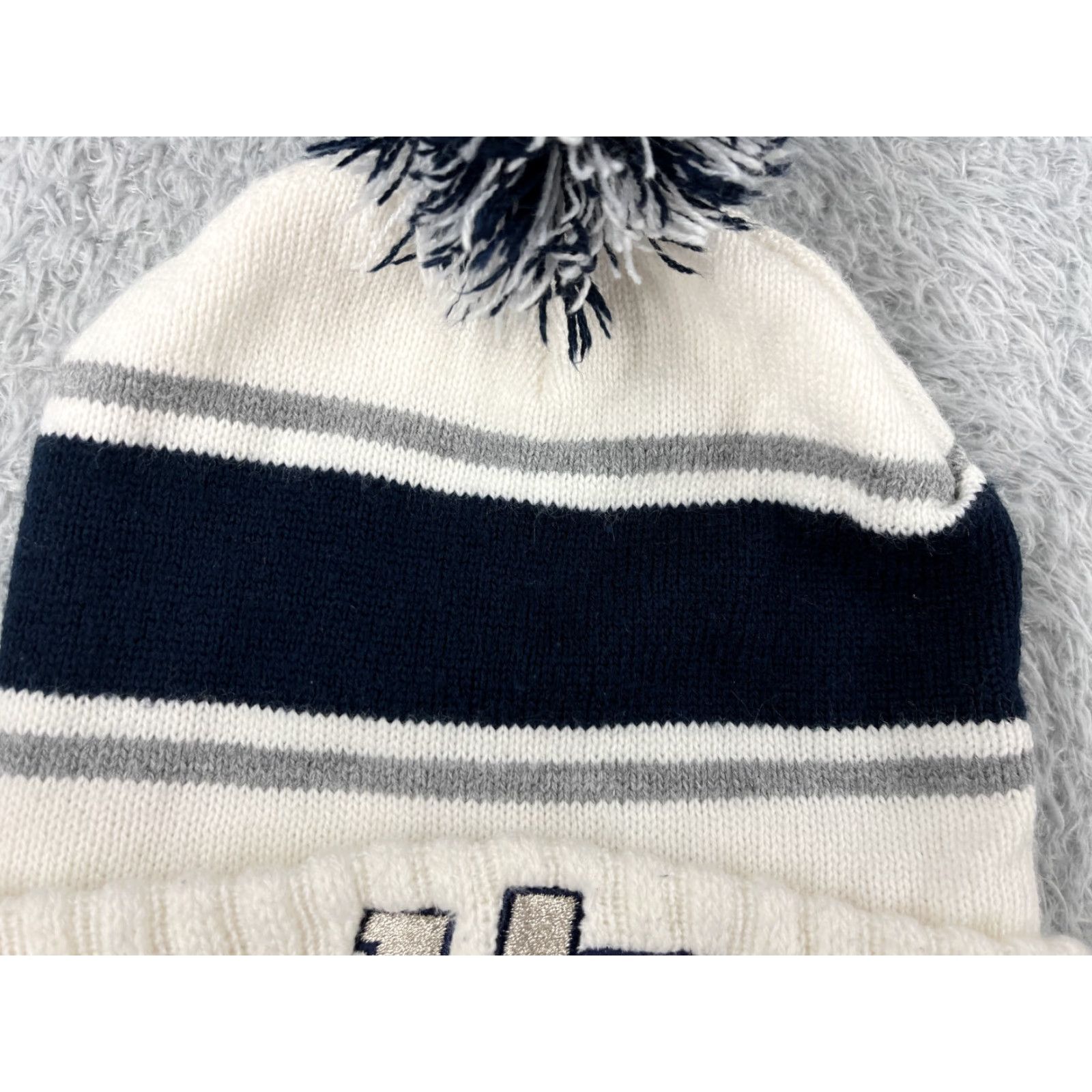 Vintage Utah State Style Hat Adult OS White Blue Beanie Toque Knit Acrylic Made USA Pom Size ONE SIZE - 3 Thumbnail