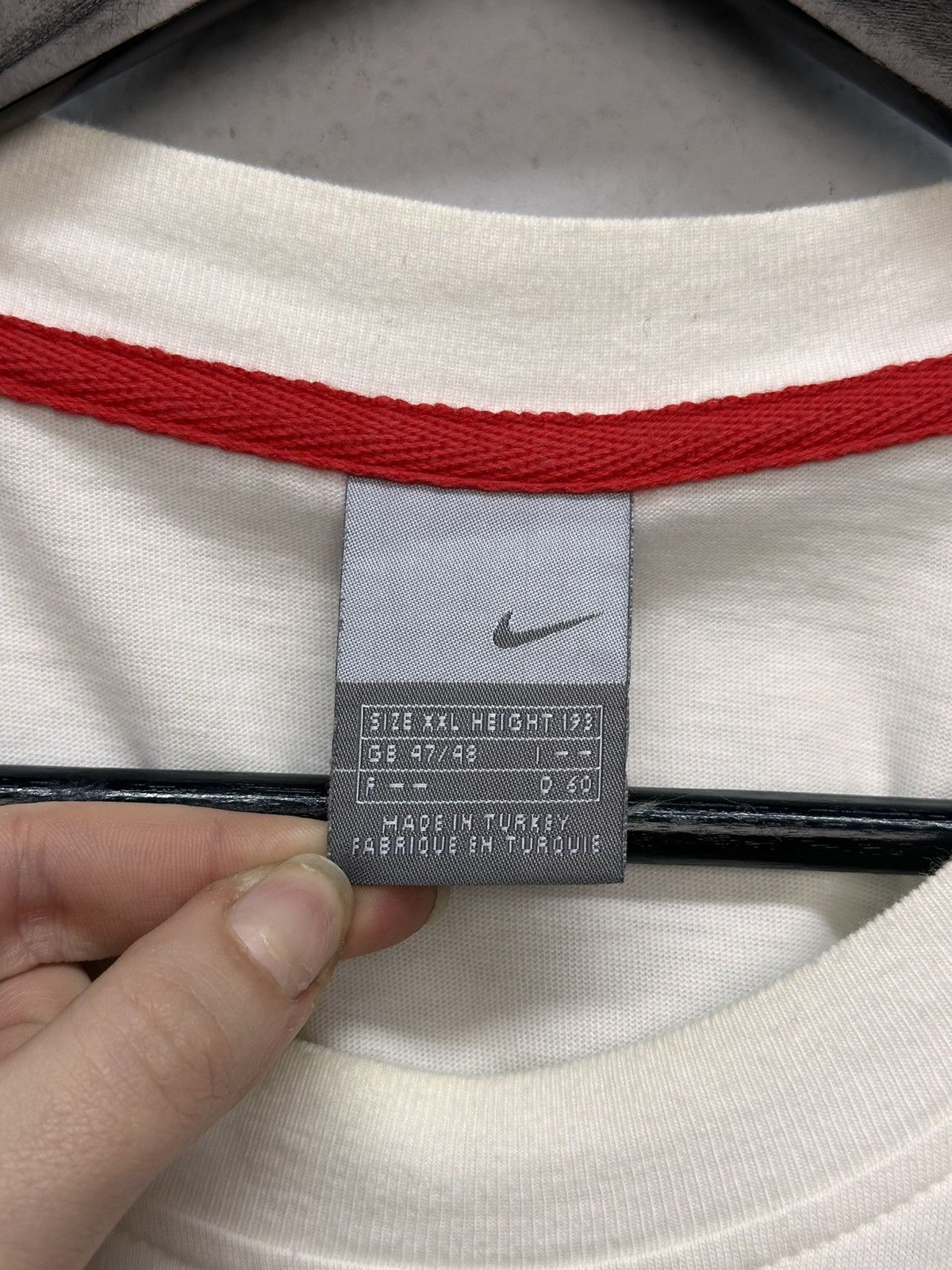 Nike Nike white longsleeve red stripe Y2K sportswear style Size US XL / EU 56 / 4 - 7 Thumbnail