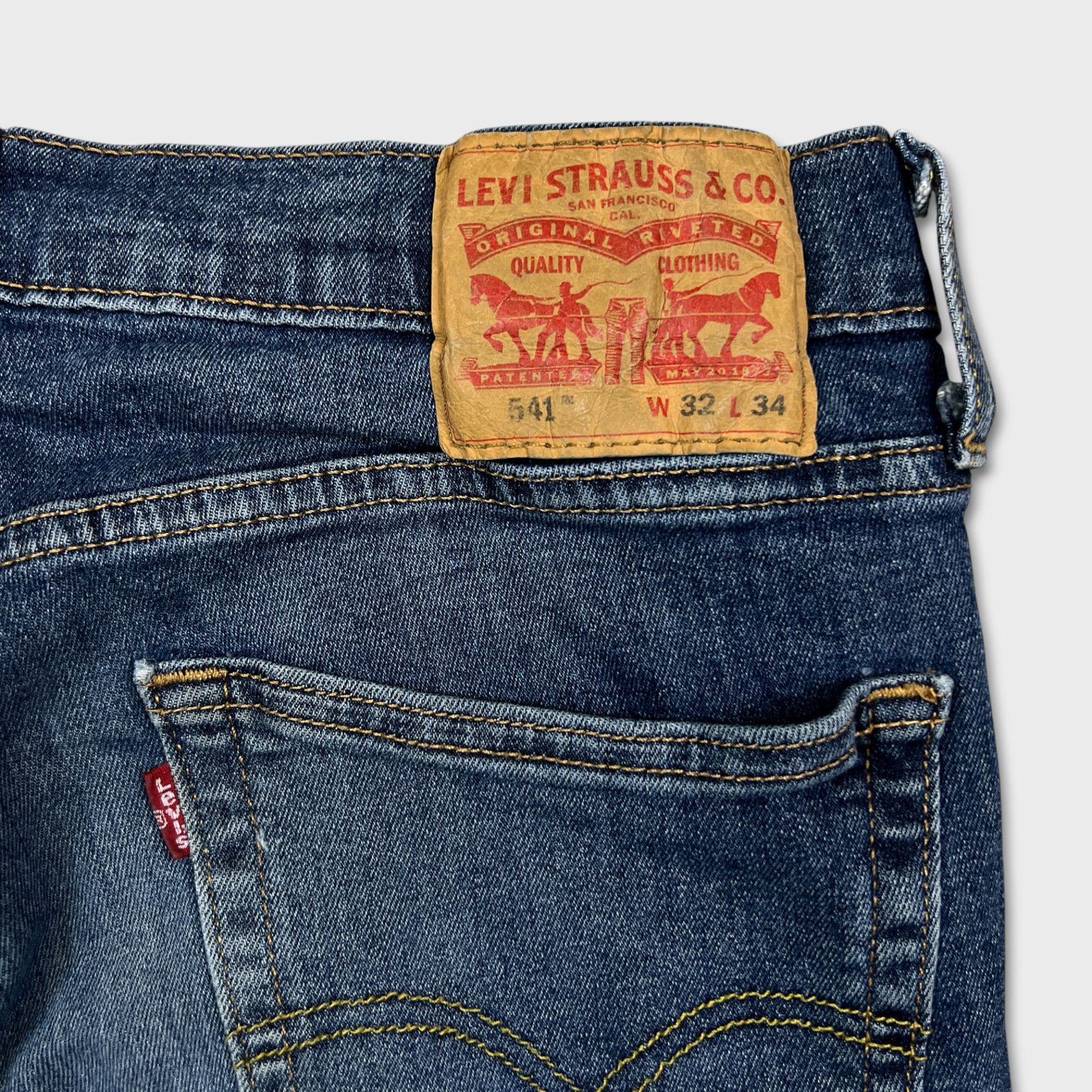 Levi's × Vintage Levi's 541 Jeans 32x34 Athletic Taper American Denim Pants Size US 32 / EU 48 - 7 Thumbnail
