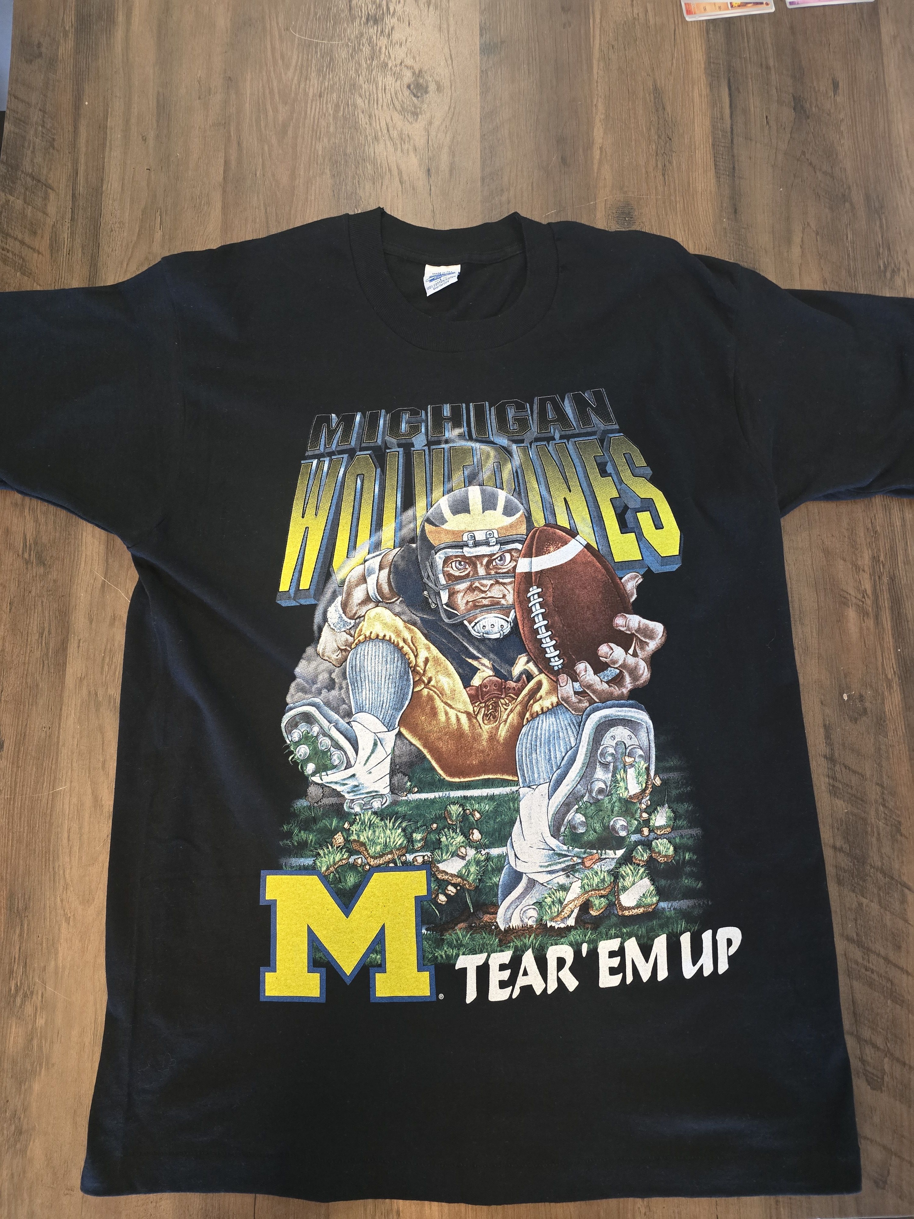 Vintage Michigan Wolverines Vintage 90s 'Tear 'Em Up' Black T-Shirt Size US L / EU 52-54 / 3 - 1 Thumbnail