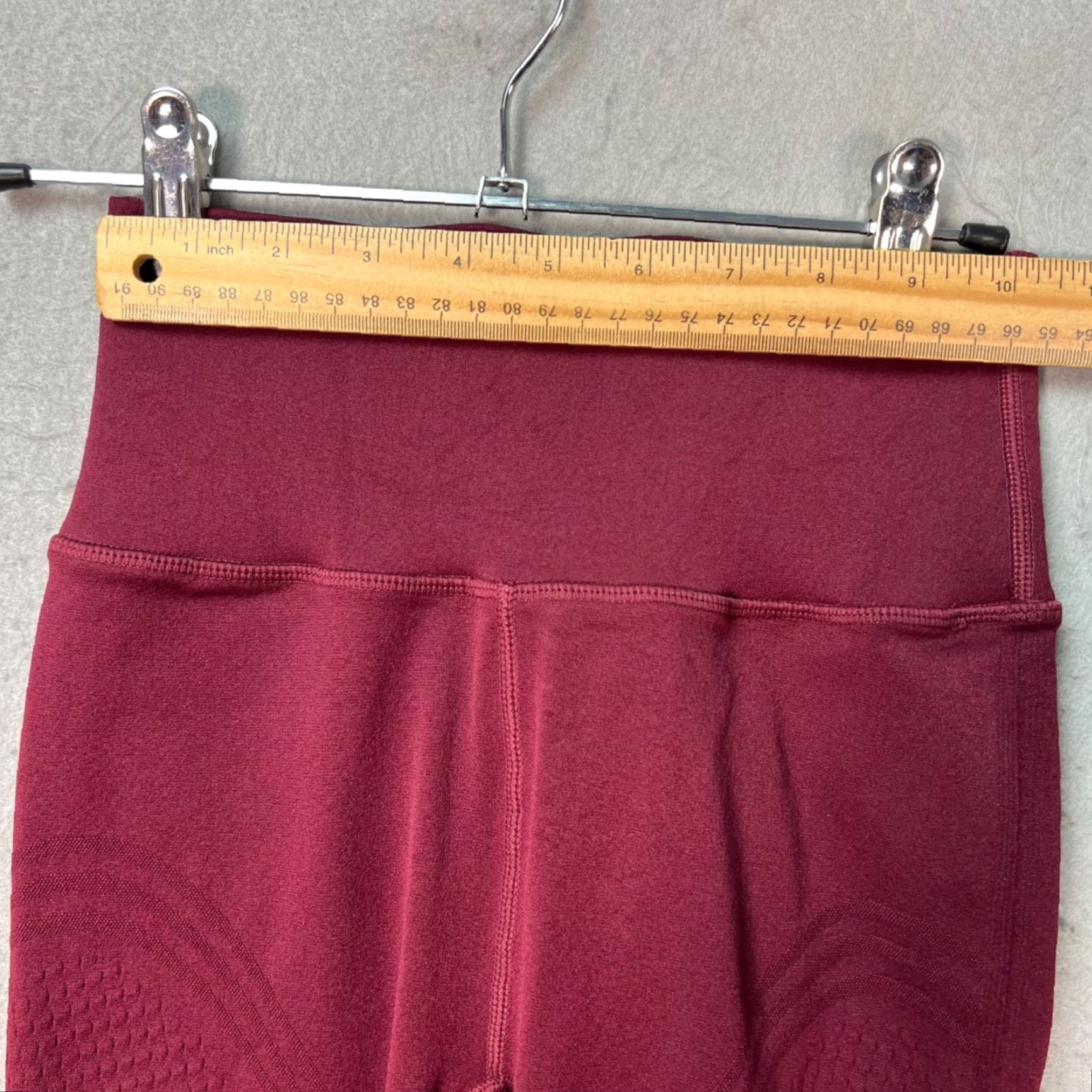 Fabletics Fabletics Leggings Womens XS Size XS High-Waisted Red Maroon Knit Skinny Inseam 22 Activewear Yoga Compression Blacklisted: none Size 40" / US 18 - 4 Thumbnail