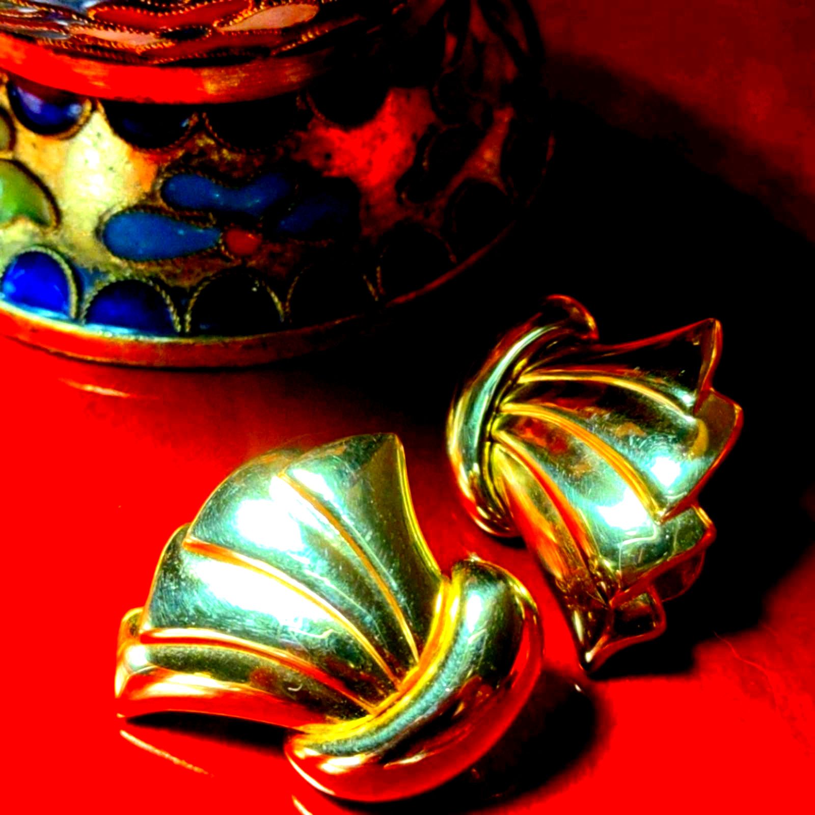 Monet Monet vintage gold earrings Size ONE SIZE - 1 Preview