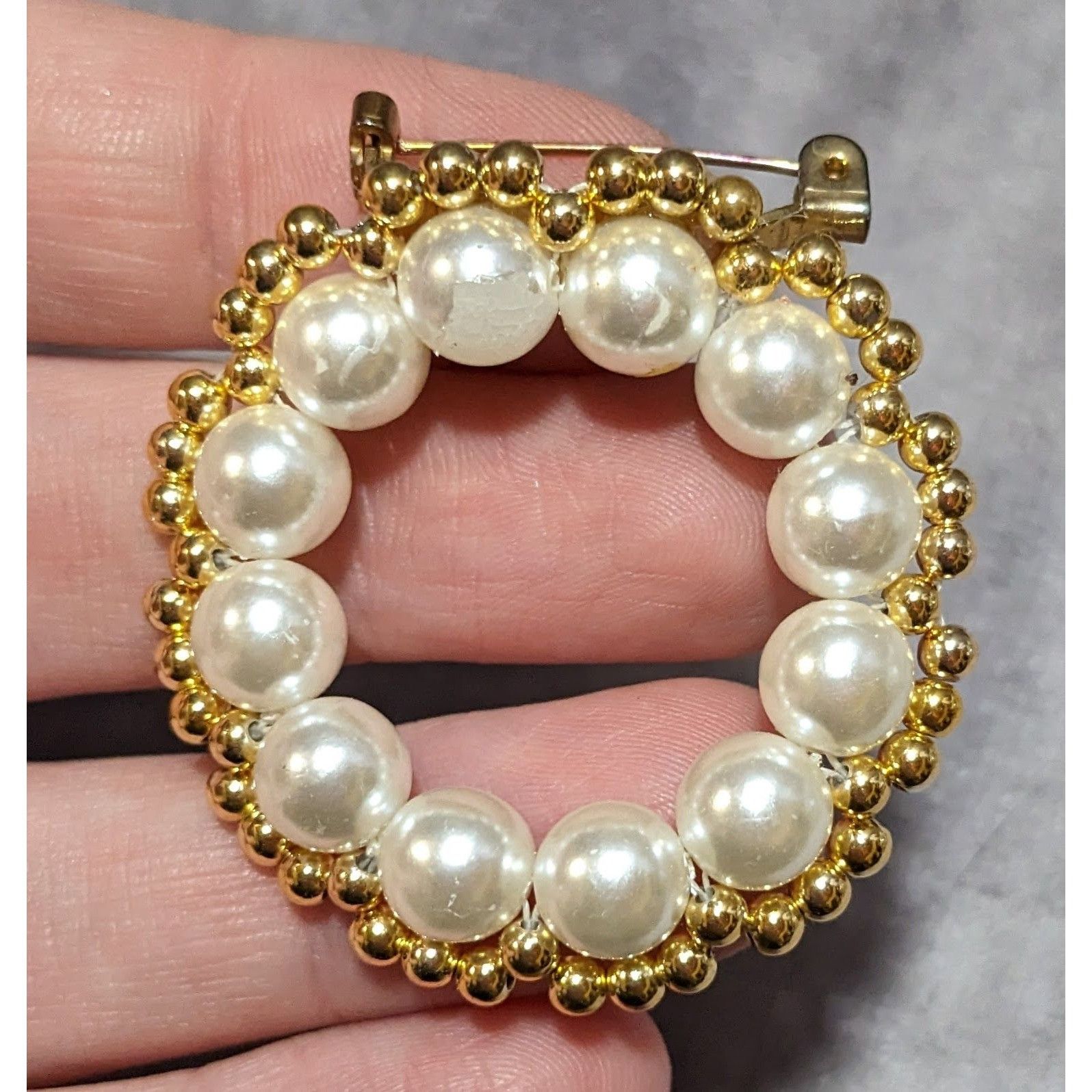 Other Handmade Beaded Gold Tone Faux Pearl Wreath Brooch Size ONE SIZE - 5 Thumbnail