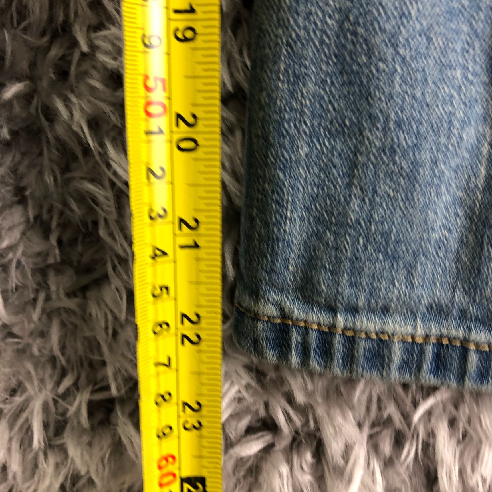Gap Gap Womens Size 2 Jeans Capri Medium Wash Blue Denim 5-Pocket Regular Rise Zip Button Zipper US Gap 1969 Mens? Wait Size 26" / US 2 / IT 38 - 3 Thumbnail