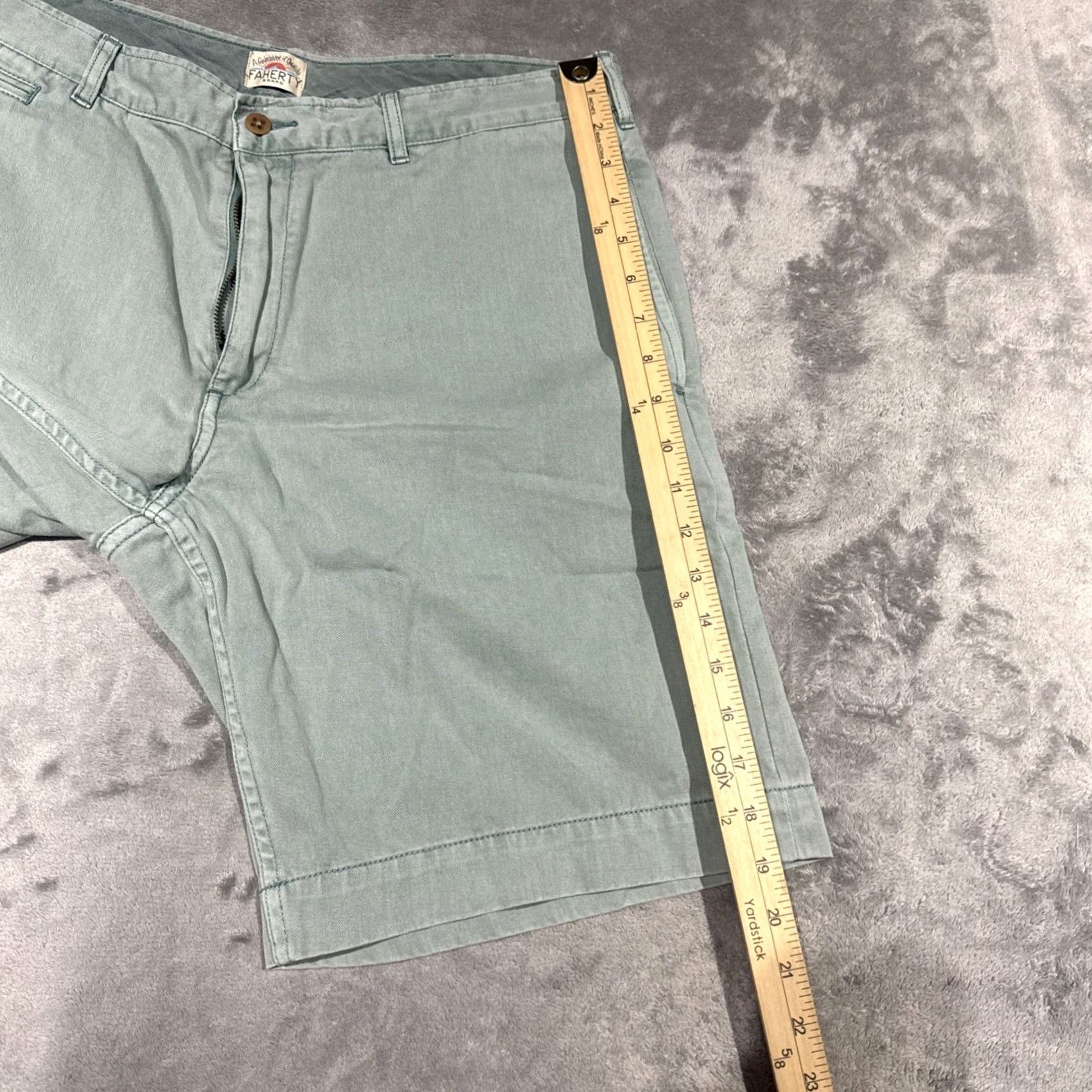 Faherty Faherty Shorts 35 Green Chino 9" Inseam Regular Rise Button Closure Breathable Pockets Casual Preppy USA Men Size US 35 - 6 Thumbnail