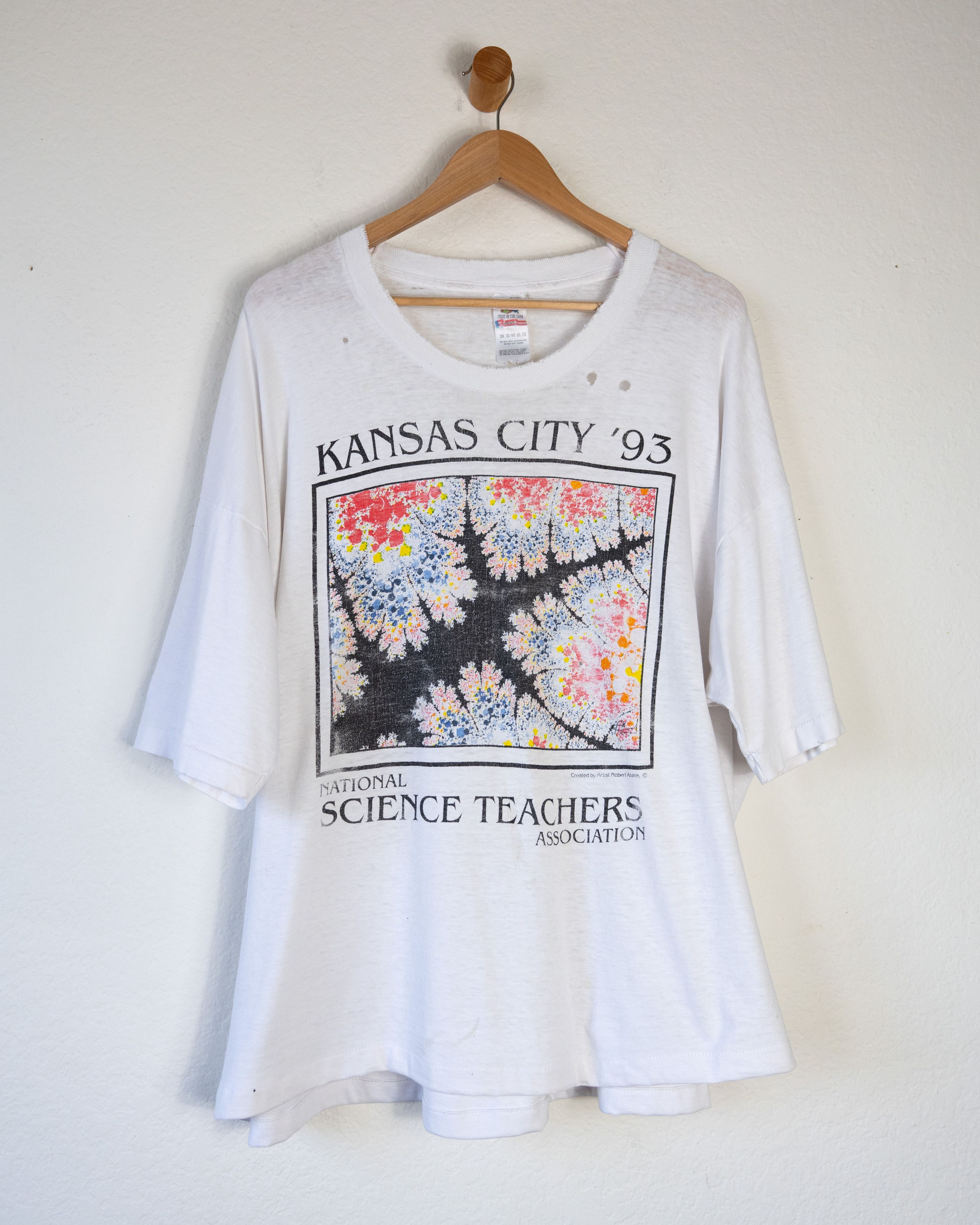 image of 1990S Kansas City '93 Robert Azank Fractal Art T Shirt Boxy in White, Men's (Size XL)