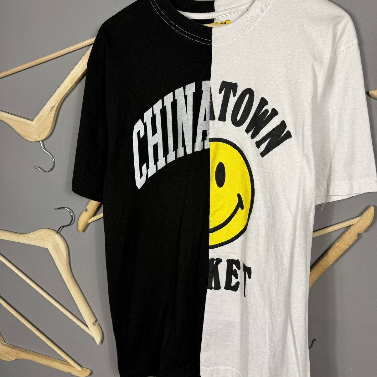 Market Chinatown Market X Smiley Black And White T-shirt Size US L / EU 52-54 / 3 - 3 Thumbnail