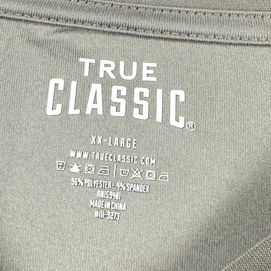 Vintage TRUE CLASSIC T-Shirt Mens 2XL Light Gray Short Sleeve Crewneck Moisture Wicking Stretch Tagless Logo Tee Size US XXL / EU 58 / 5 - 4 Thumbnail