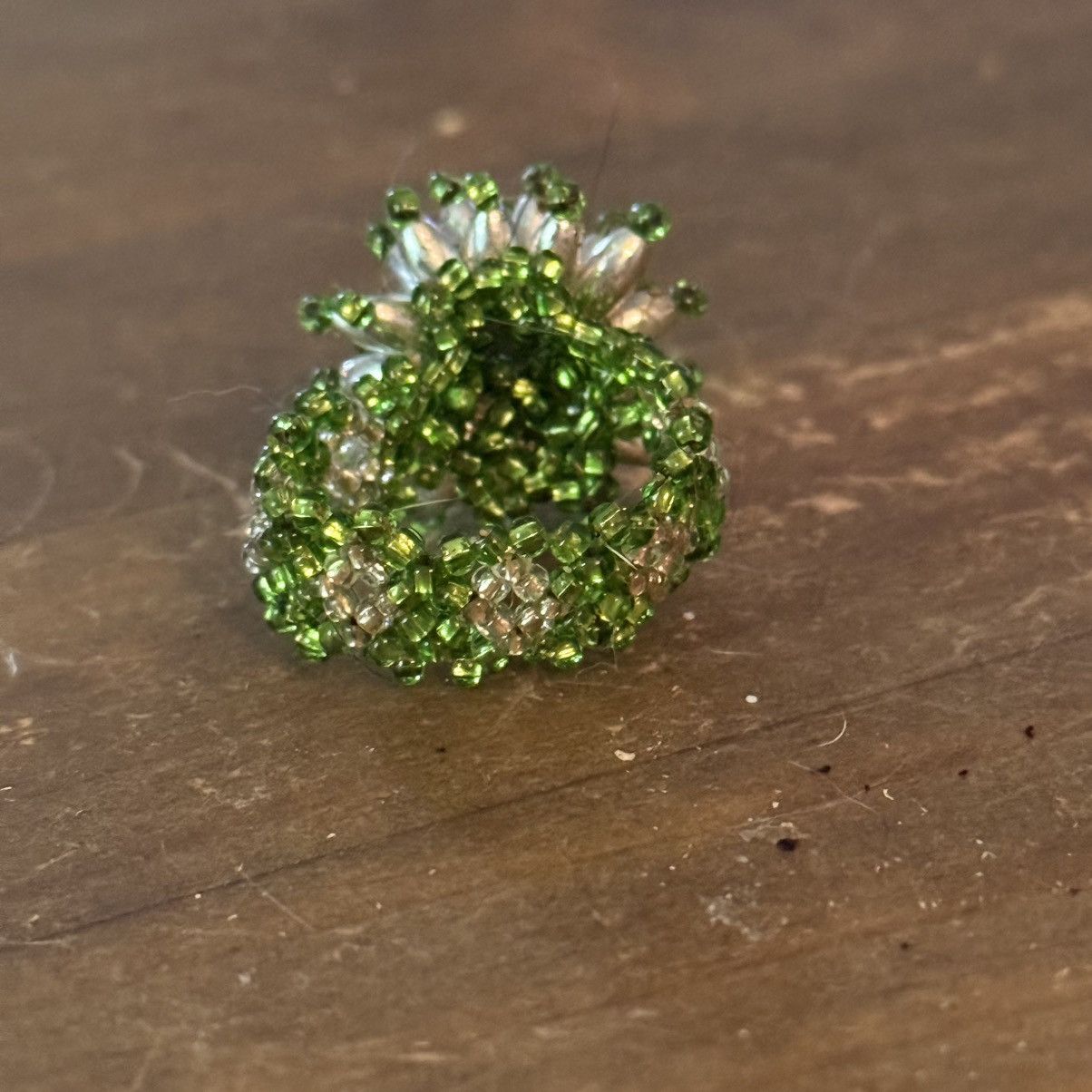 Vintage Vintage green and silver woven beaded starburst ring Size ONE SIZE - 6 Thumbnail