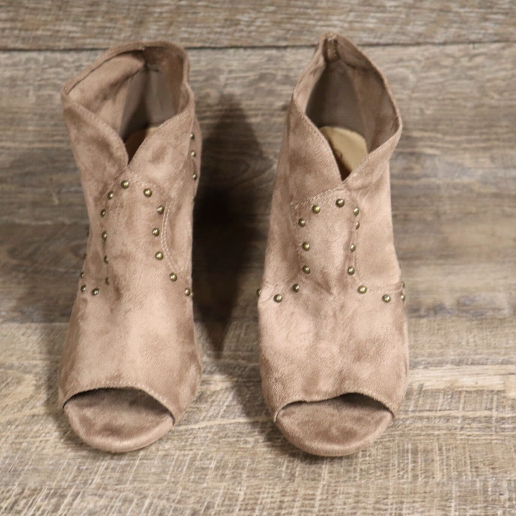 Vintage Cato Heels | Heel | Women | US 9 | Brown Tan | Slip-on | Wedge | High | Casual | 4.5" | Size 9 | Brittany? Size US 9 / IT 39 - 3 Thumbnail