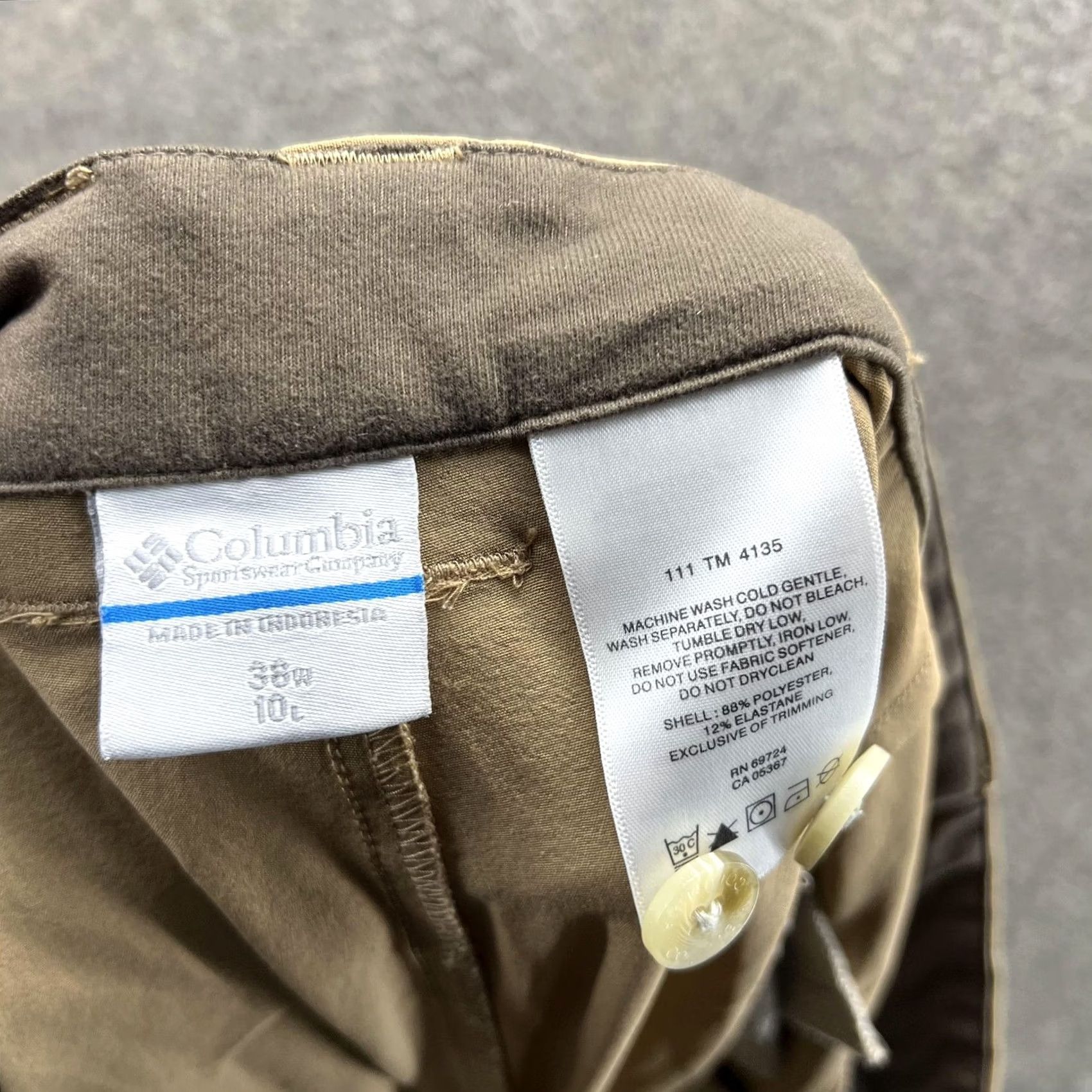 Vintage Columbia Shorts Mens 38 Beige Stretch Microfiber Chino Casual 10 Inseam Summer Size US 38 / EU 54 - 3 Thumbnail