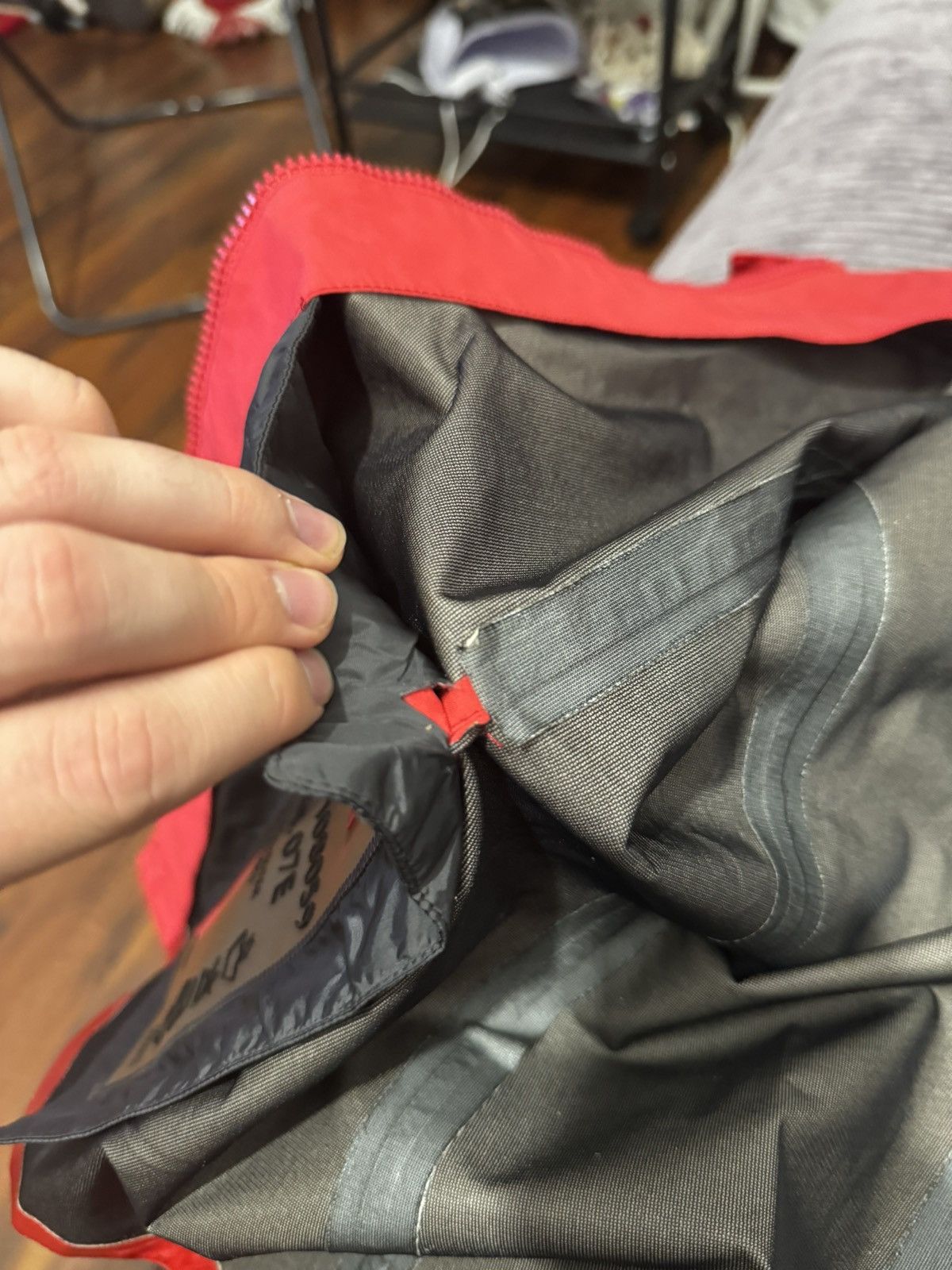 Prada Prada Vintage Gore Tex Jacket Women's Size M Designer 40it Size S / US 4 / IT 40 - 13 Thumbnail